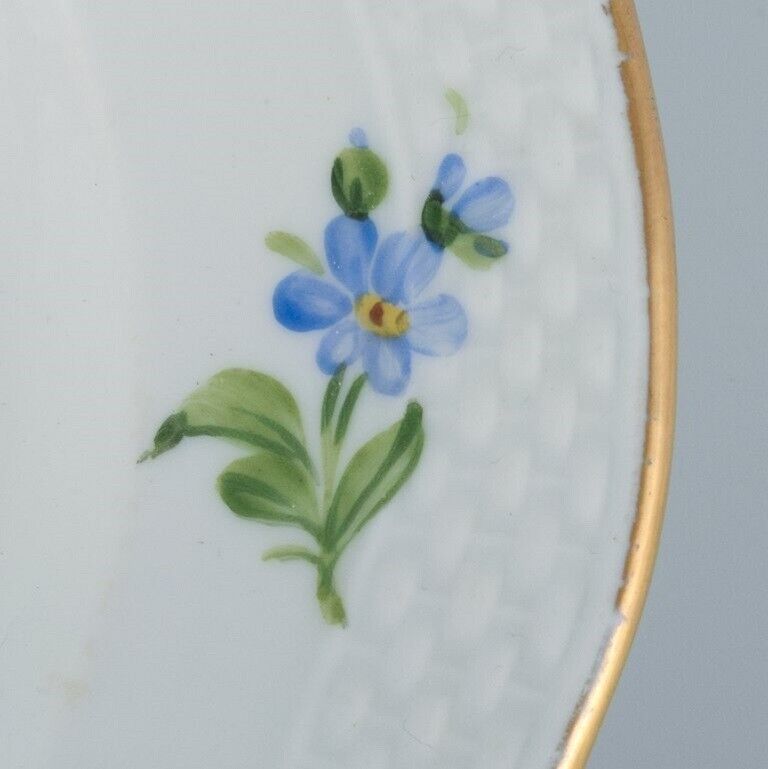 Royal Copenhagen Saxon Flower Oval serving dish in hand-painted porcelain