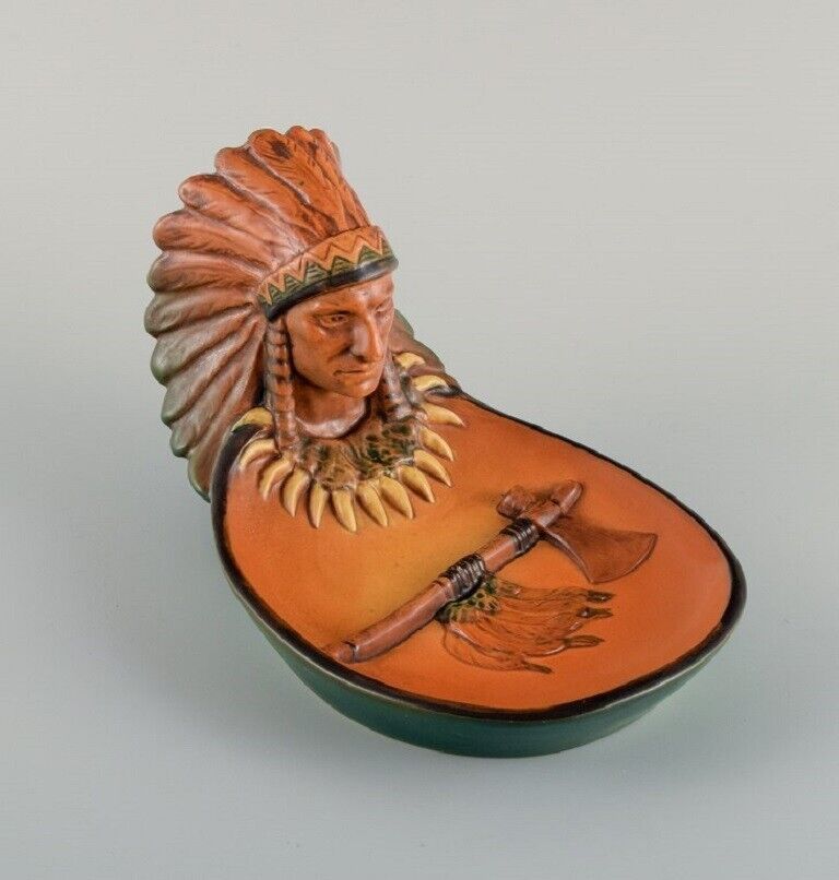 Ipsens Denmark Bowl in glazed ceramic with hand-painted chief Model 286