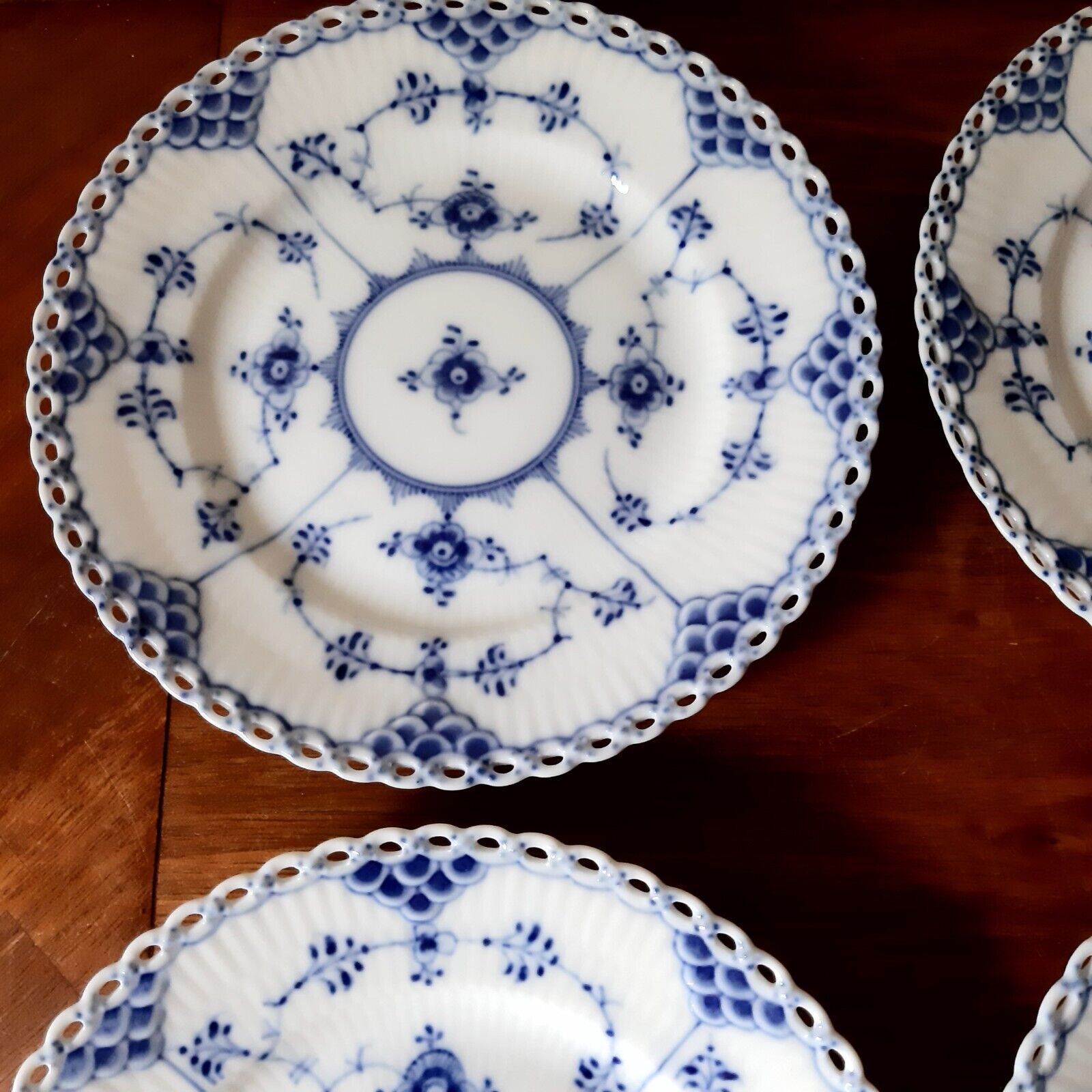 4 Old Plates 15 cm BLUE FLUTED FULL LACE # 1-1088 Royal Copenhagen 1937