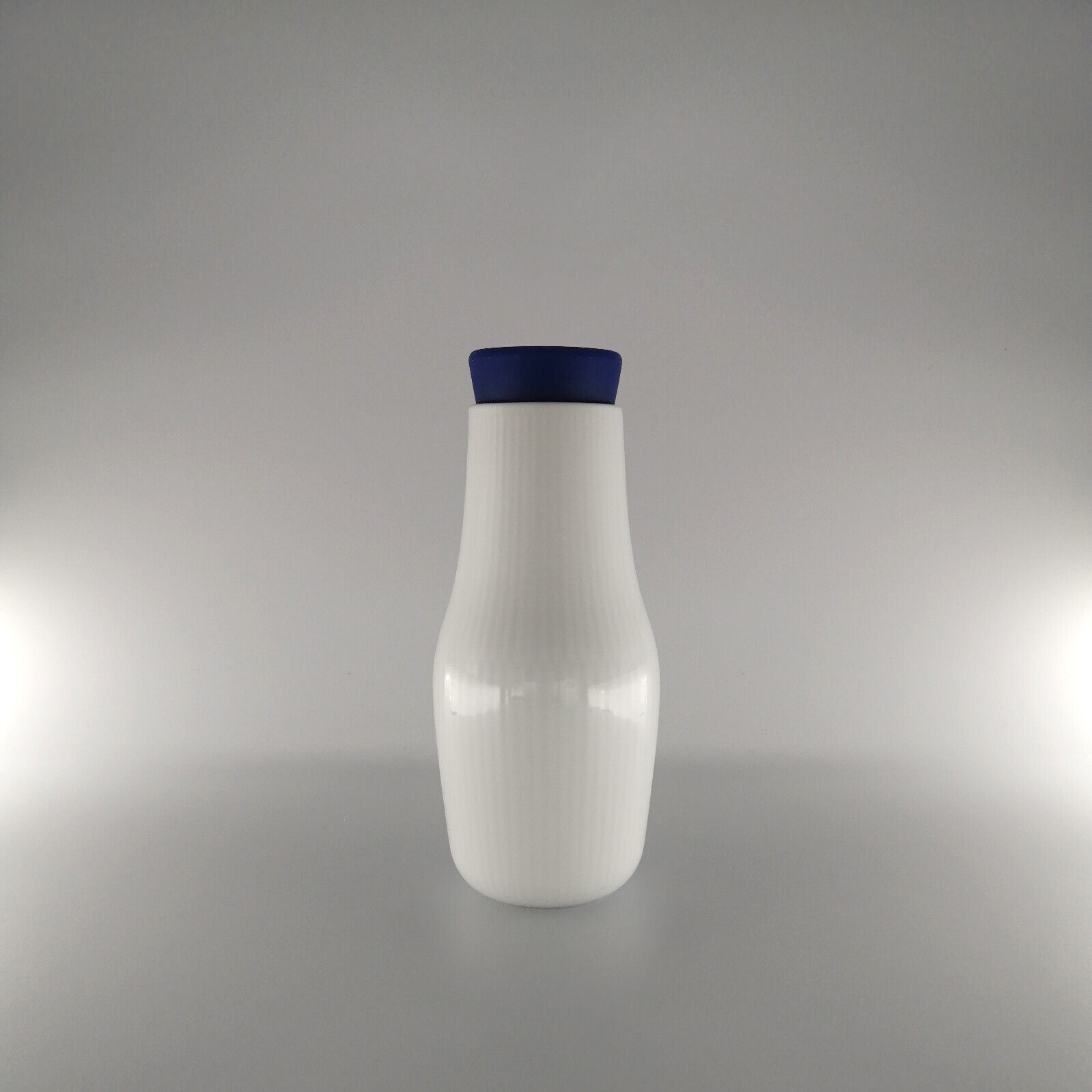 Royal Copenhagen White Fluted Multi Bottle (19 cm / 40 cl) - Blue Top - #386