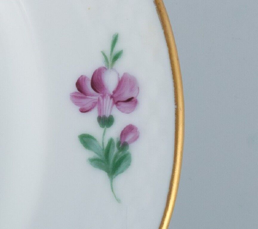 Royal Copenhagen Light Saxon Flower oval serving dish