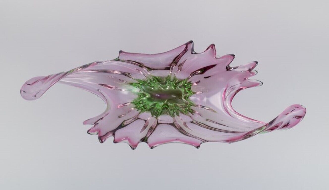 Murano Italy colossal waved bowl in green and purple art glass 1970s