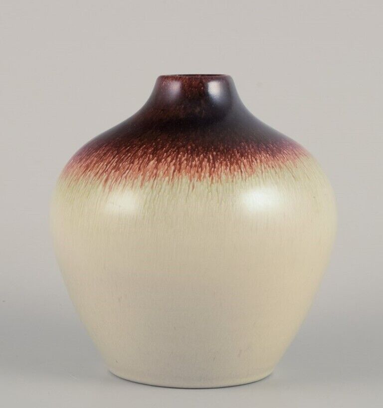 Vicke Lindstrand for Ekeby "Marianne" ceramic vase  1950-1952