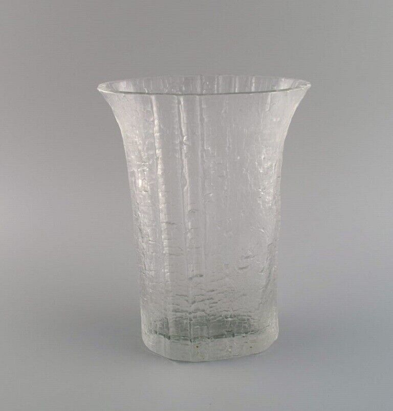 Timo Sarpaneva for Iittala Vase in clear mouth blown art glass Finnish design