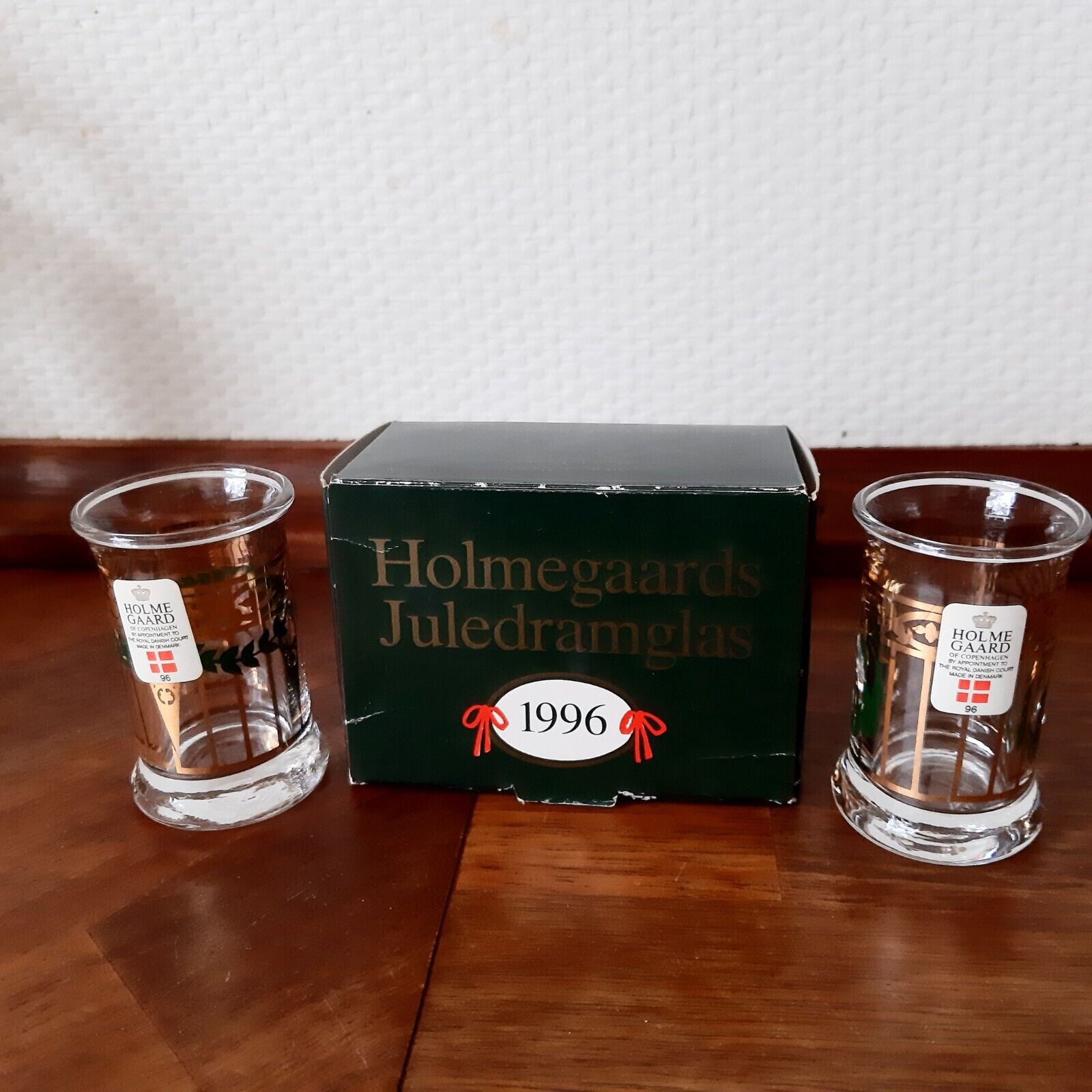 1996 GOLDEN CHRISTMAS Calendar BOTTLE with  2 DRAM GLASSES HOLMEGAARD