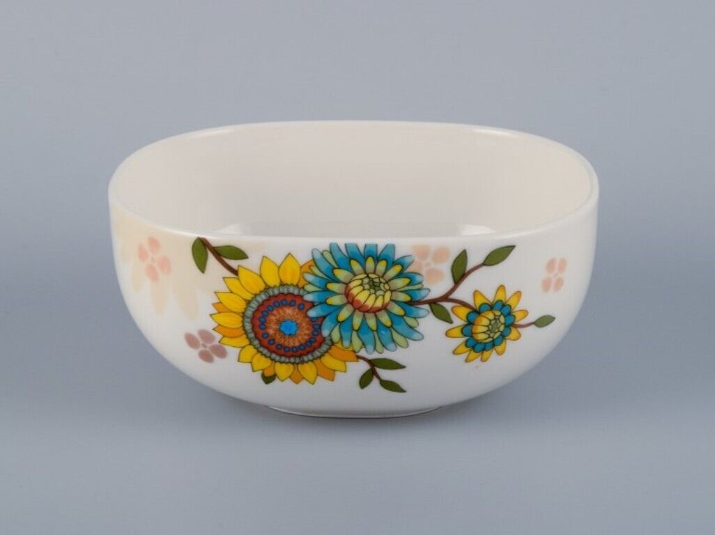 Villeroy  Boch porcelain bowl with sunflowers in retro design Late 20th C