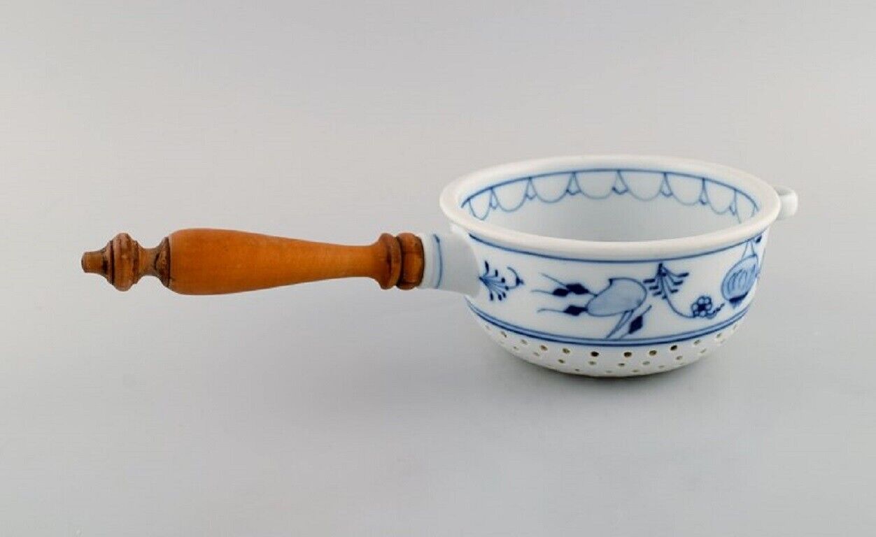 Presumably Meissen Blue Onion sifter in hand-painted porcelain