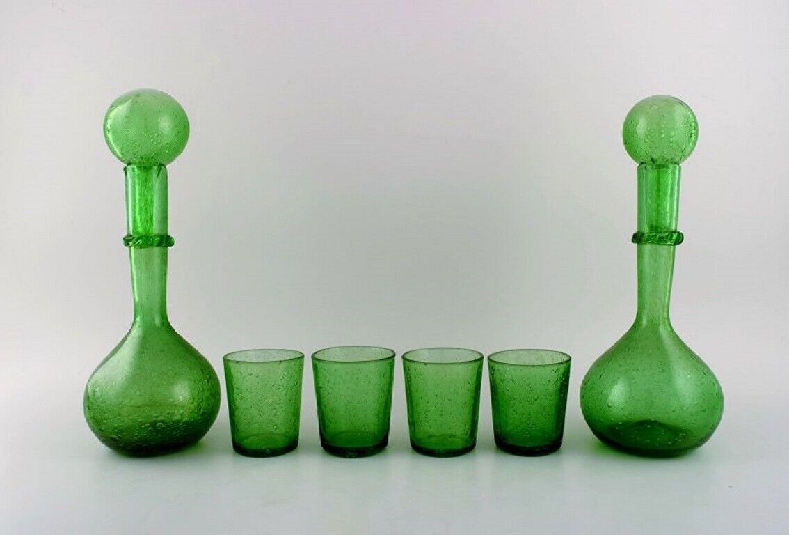 Biot France Two wine decanters and four glasses in green mouth-blown art glass