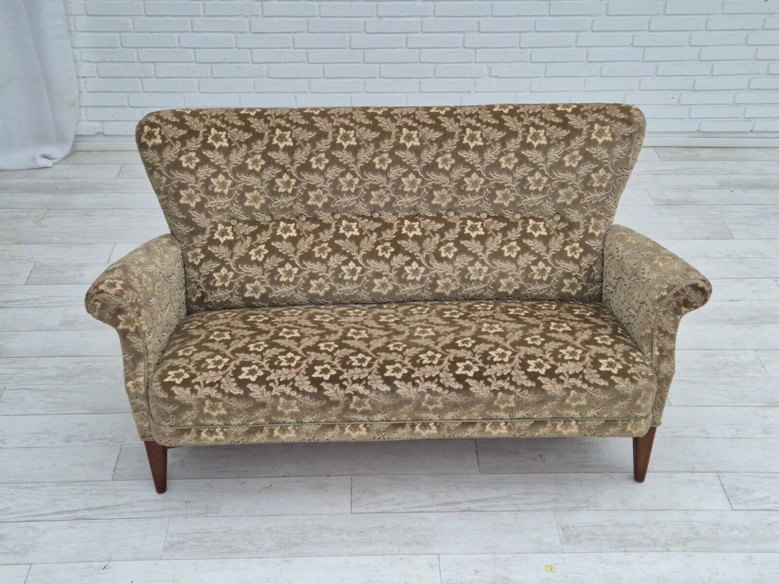 1960s Danish 2 seater sofa by Fritz Hansen very good condition velour