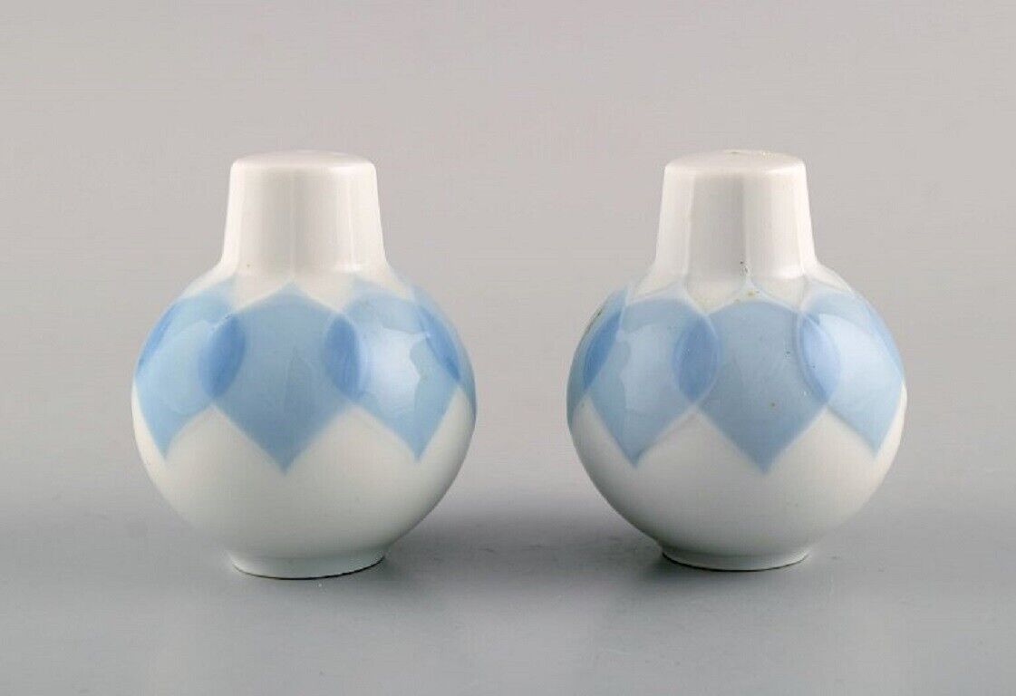 Bjørn Wiinblad for Rosenthal Lotus salt and pepper shaker in porcelain 1980's