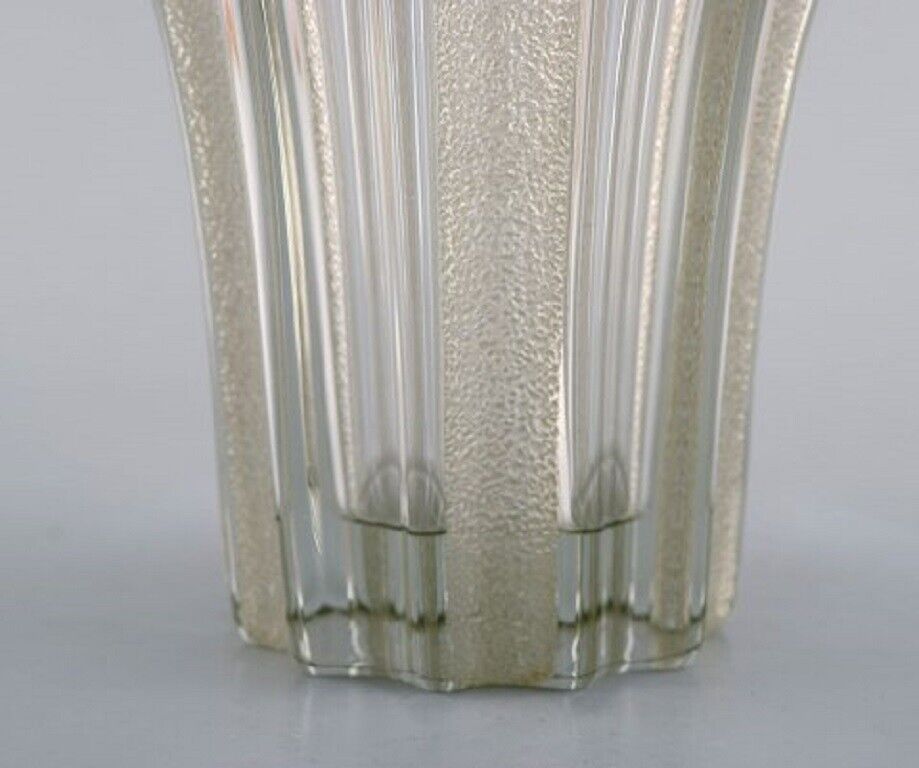 Pierre Gire (1901-1984) aka Pierre d'Avesn Art Deco vase in clear art glass