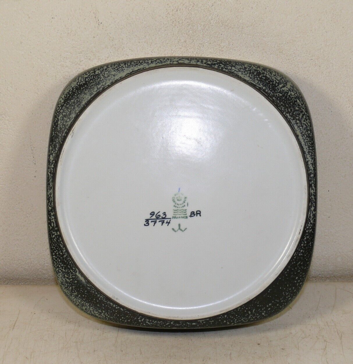 ROYAL COPENHAGEN Ivan Weiss Fajance Dish 963/3774