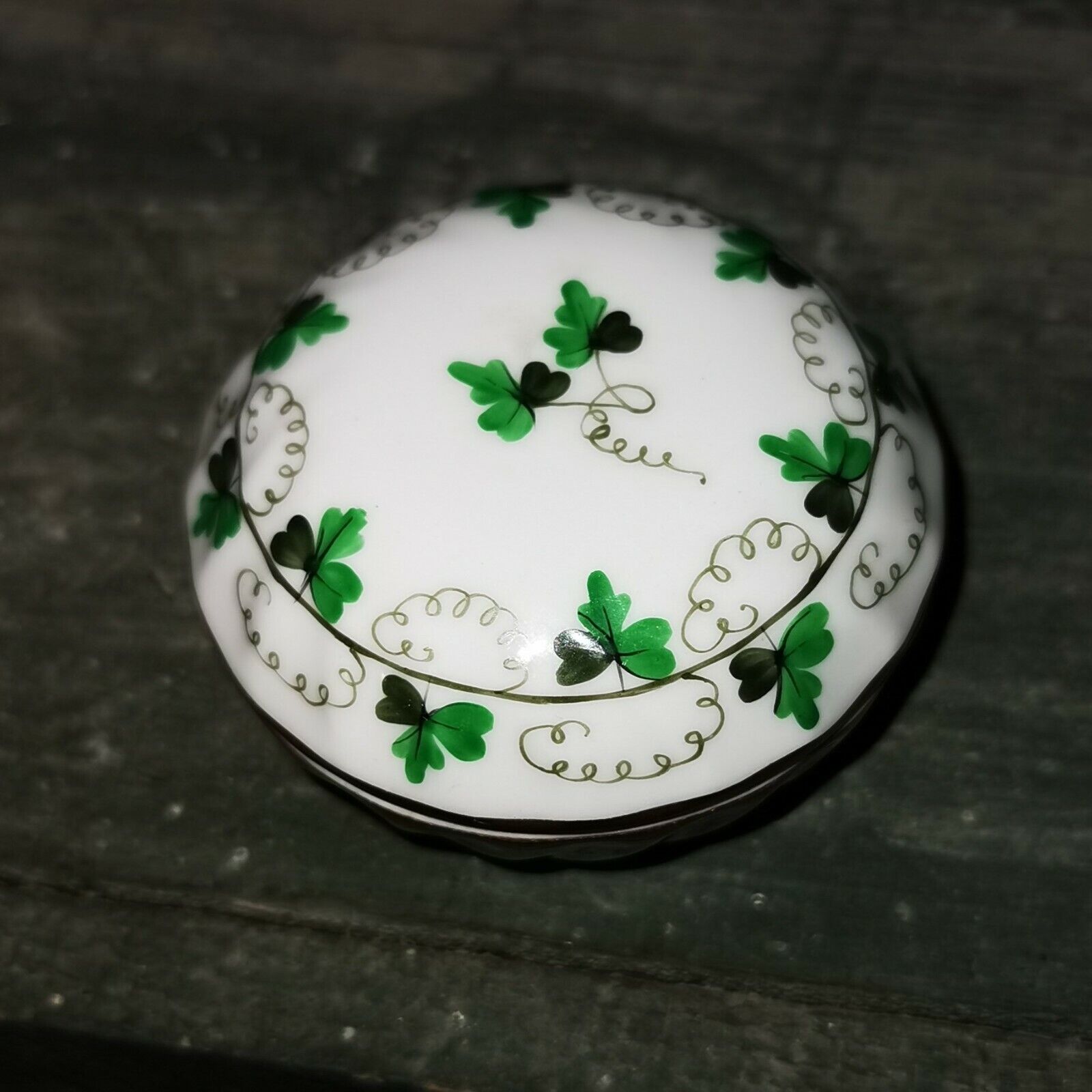 Charming smaller lidded porcelain bowl from Herend Hungary  with leave decor