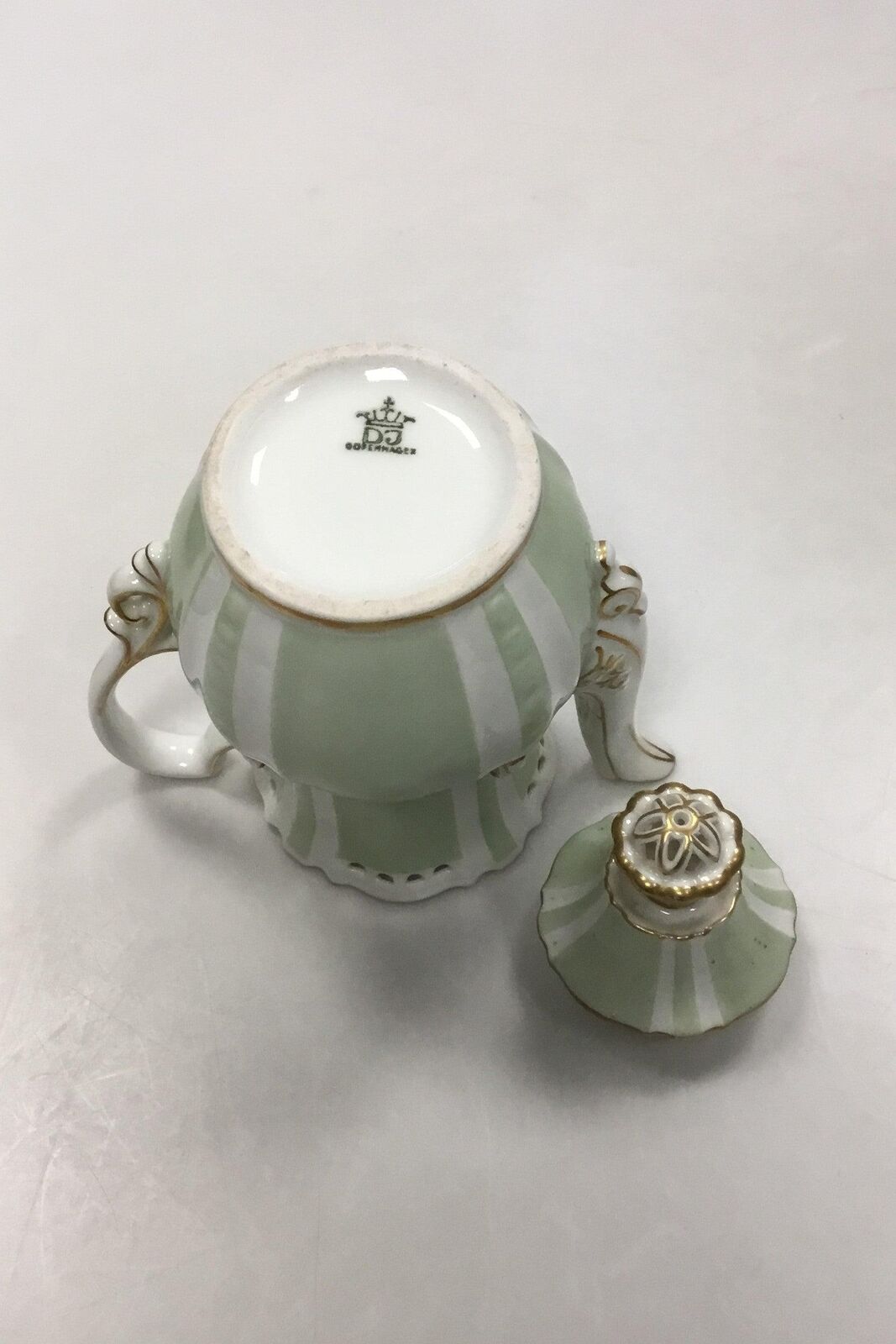 Dahl Jensen Queen Stel with green decoration Coffee pot