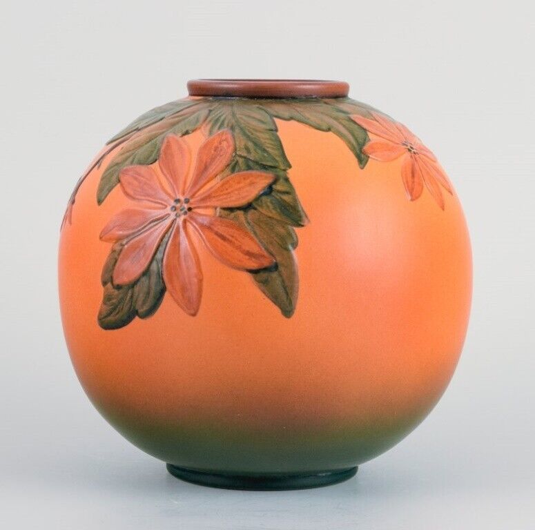 Ipsen's Denmark round ceramic vase Glaze in orange and green tones 1920/30s