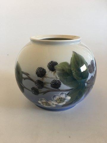 Royal Copenhagen Bowl No 288/42B with Blackberry