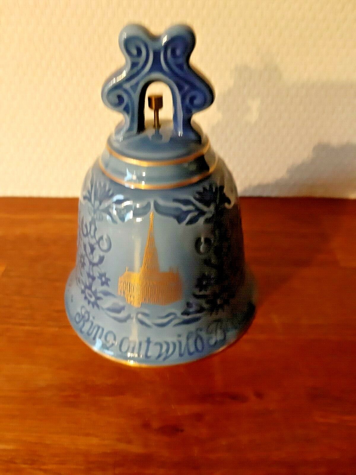 1982 Annual New Year Bell BING & GRONDAHL Royal Copenhagen ST STEPHAN CATHEDRAL