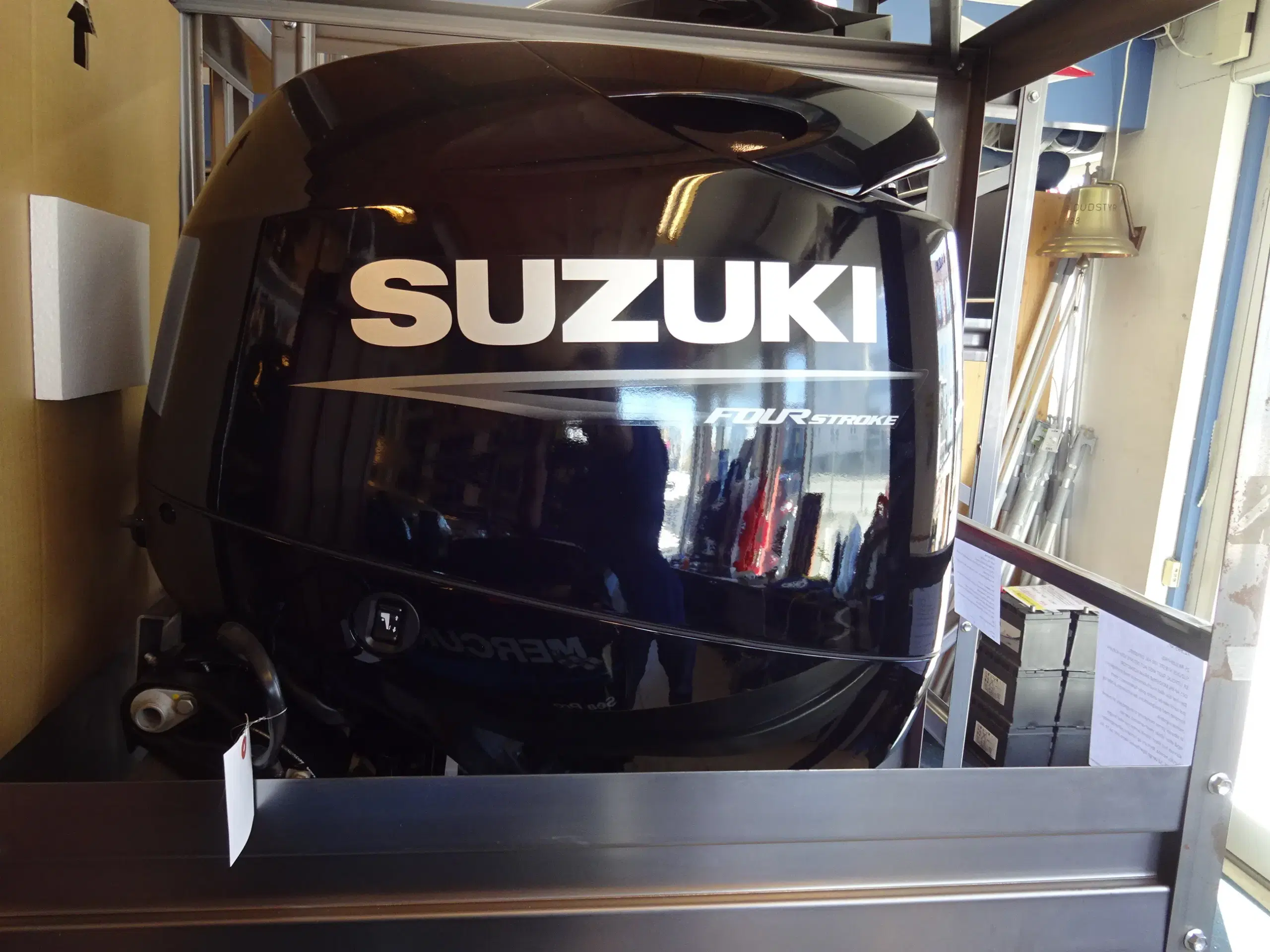 SUZUKI DF 100BTL OG DF 80BTL Fødselsdagsti NYE