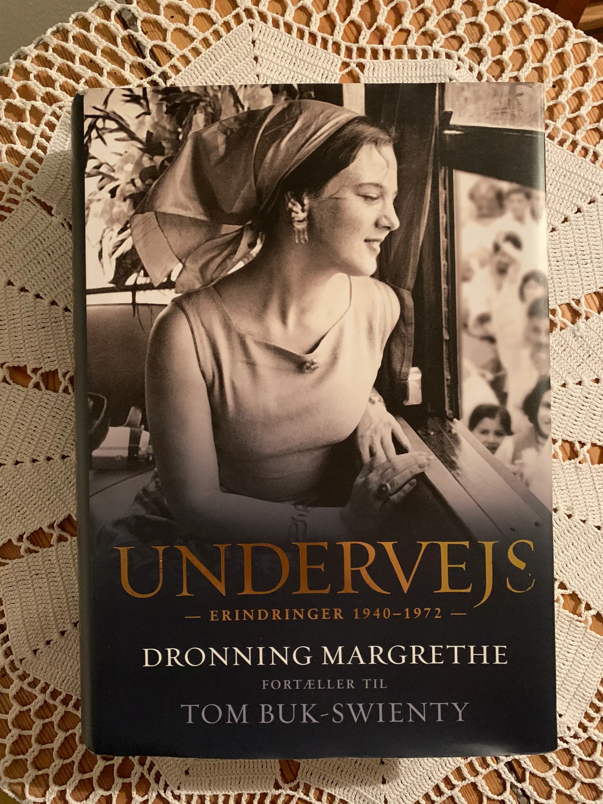 Bogen "Undervejs" om Dronning Margrethe