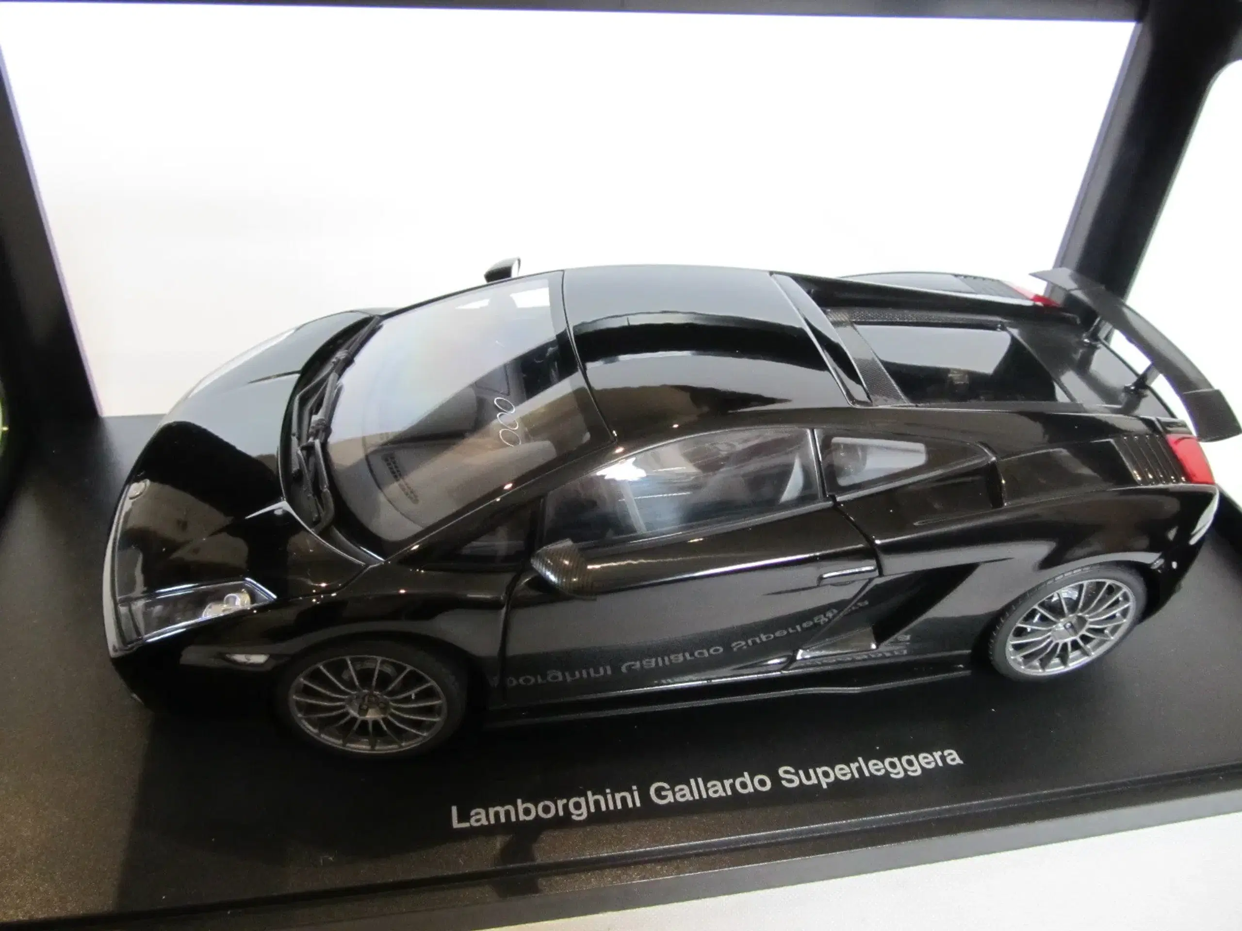 2010 Lamborghini Gallardo Superleggera  1:18