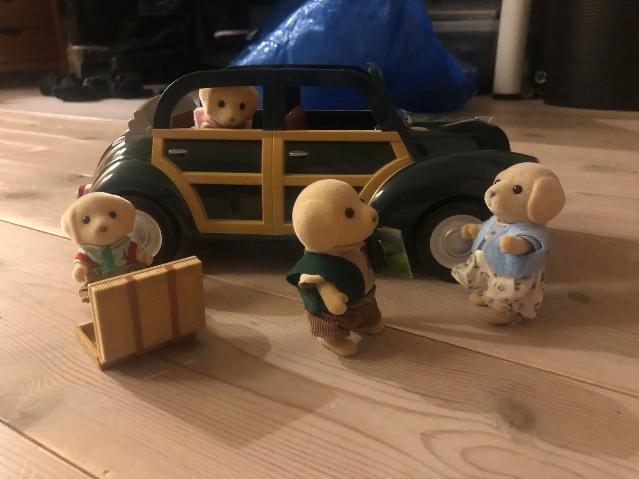 Sylvanian Families - Familien Hund på camping