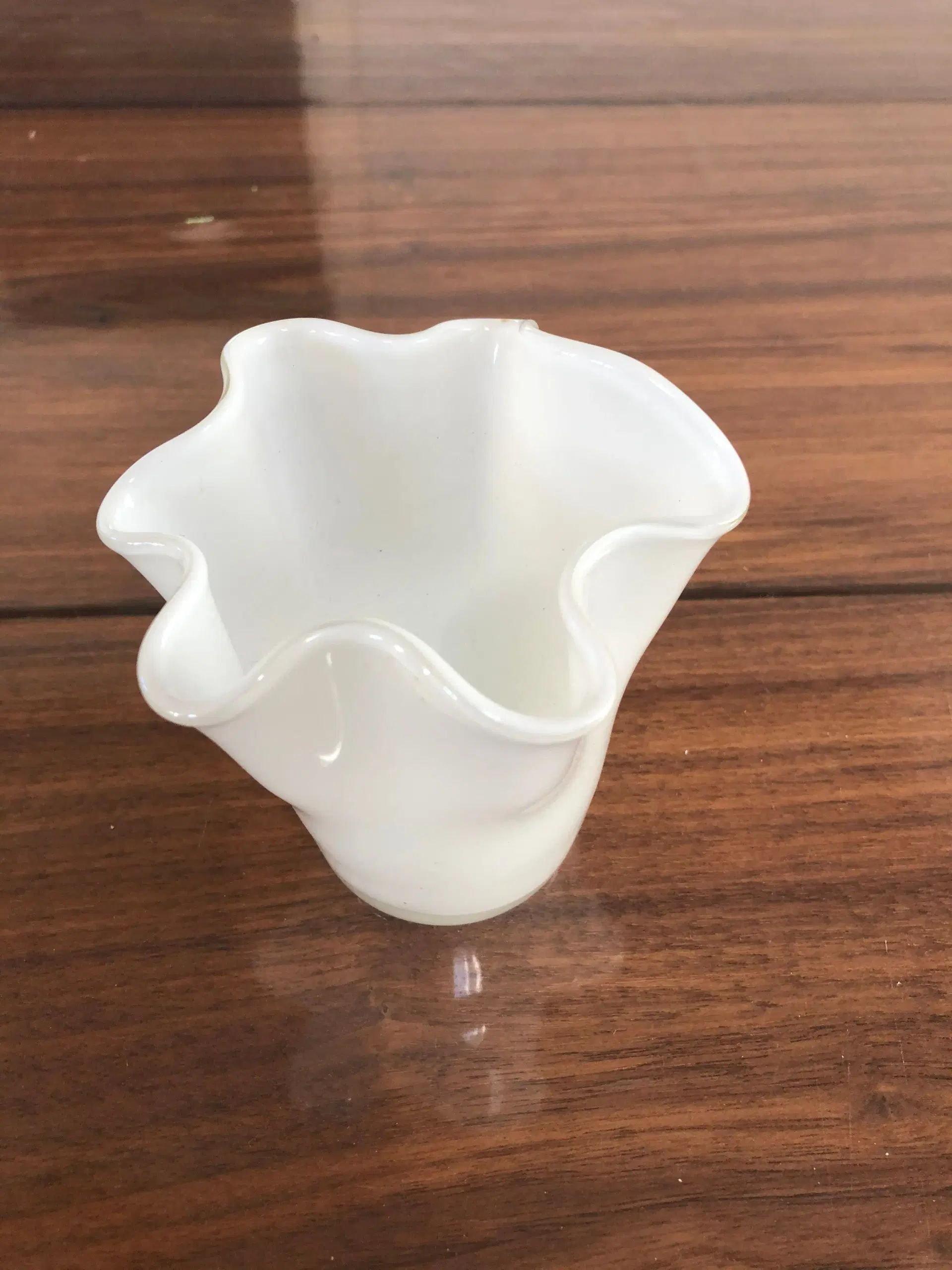 Hvid glas vase