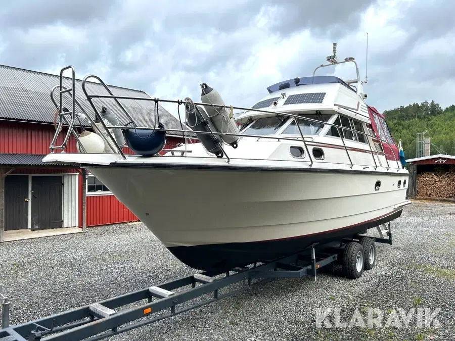 Båt Nord West 330 Flybridge  med trailer