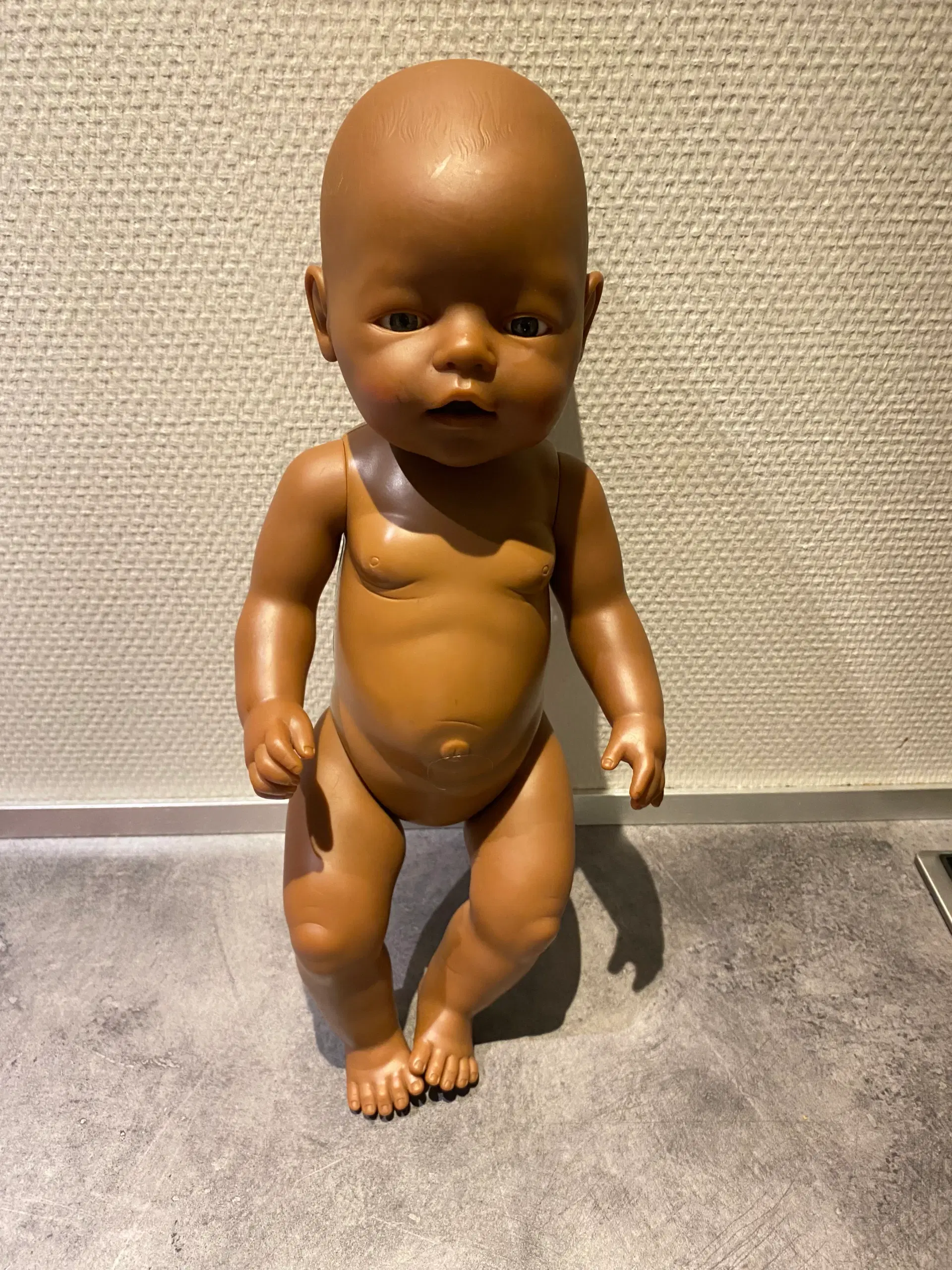 Baby born dukke mørk