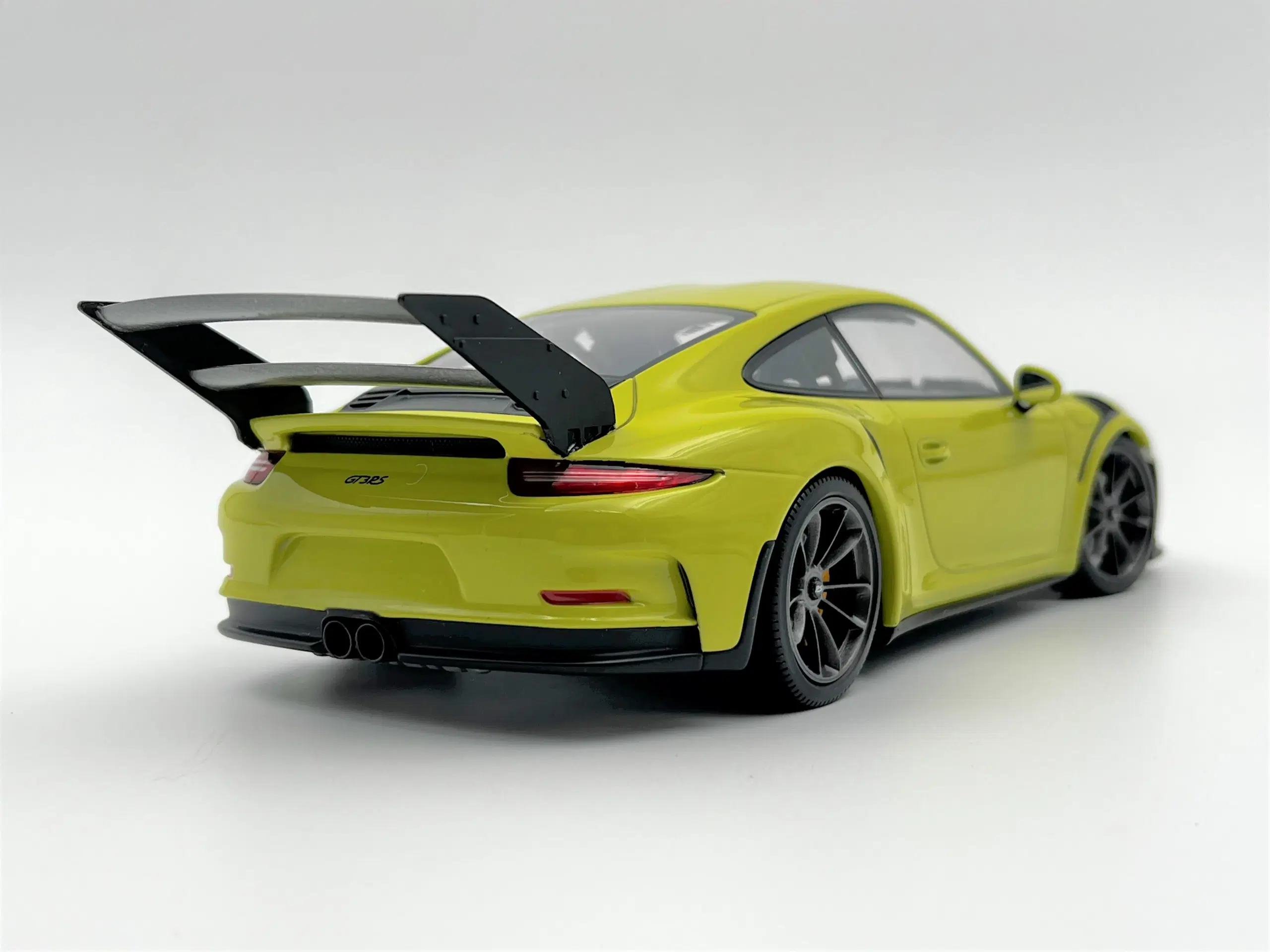 2015 Porsche 911 / 991 GT3 RS "RWB" - 1:18