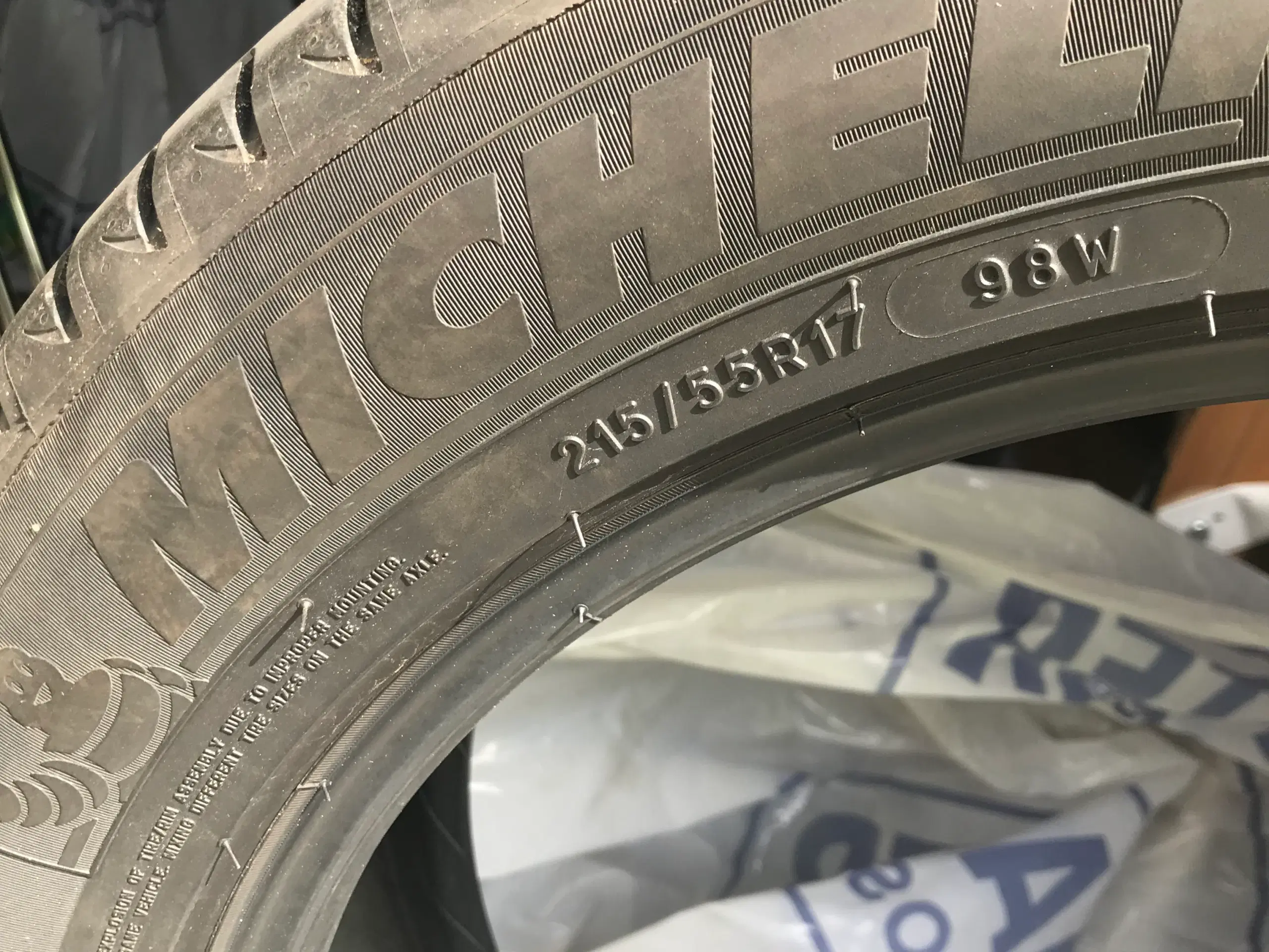 Michelin 215/55R 17 4 stk