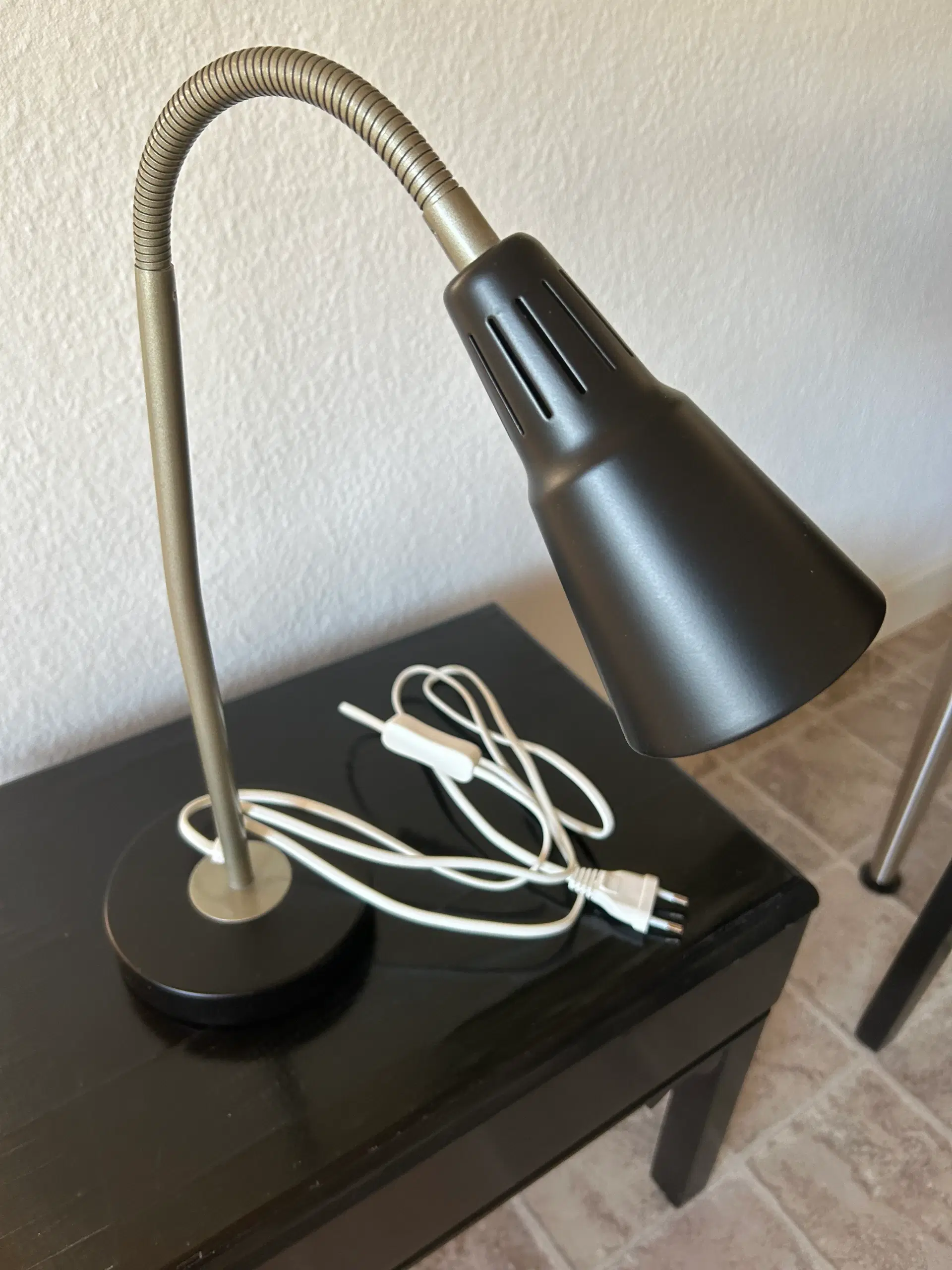 Sort Bordlampe