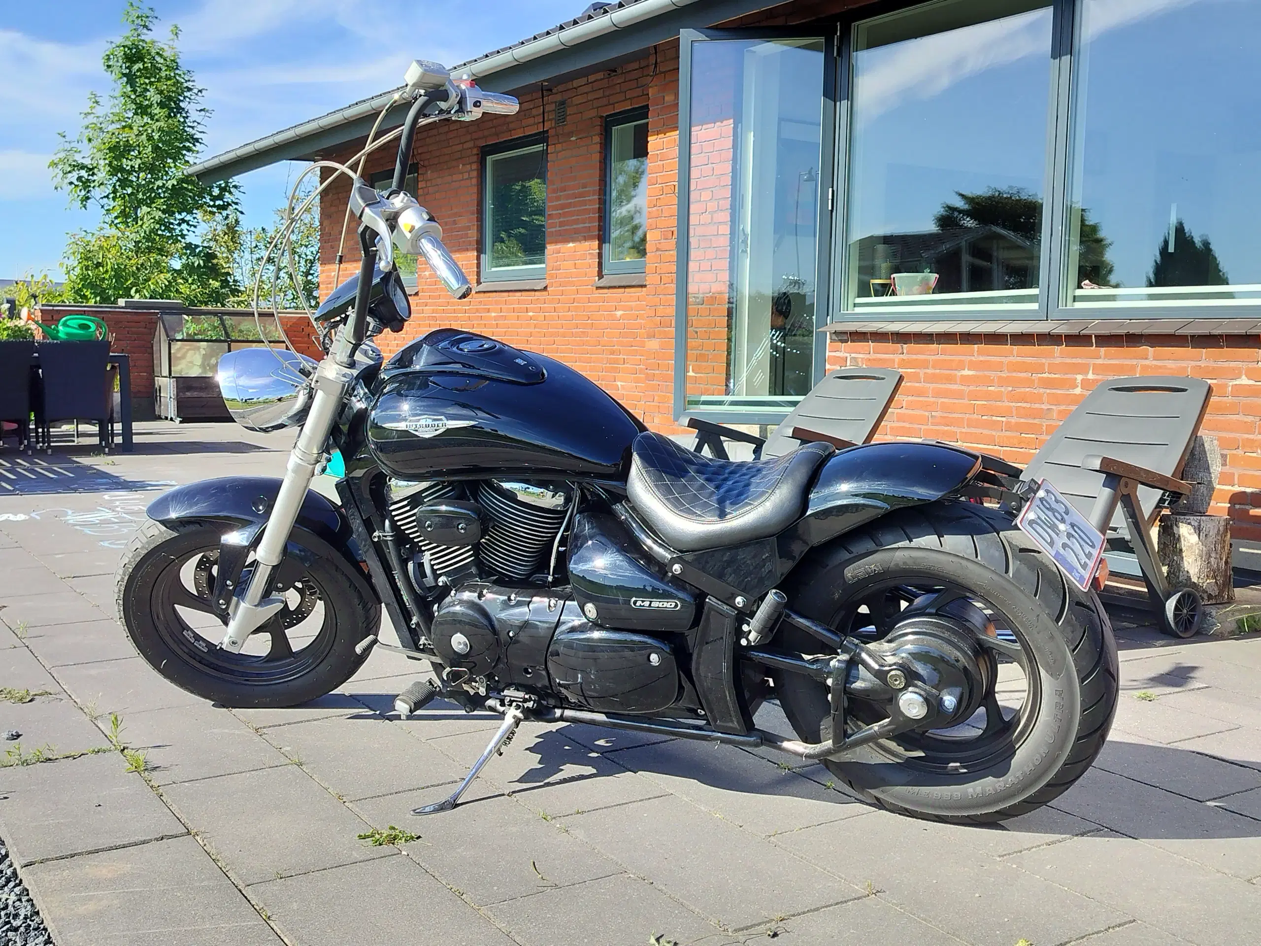 Suzuki m800