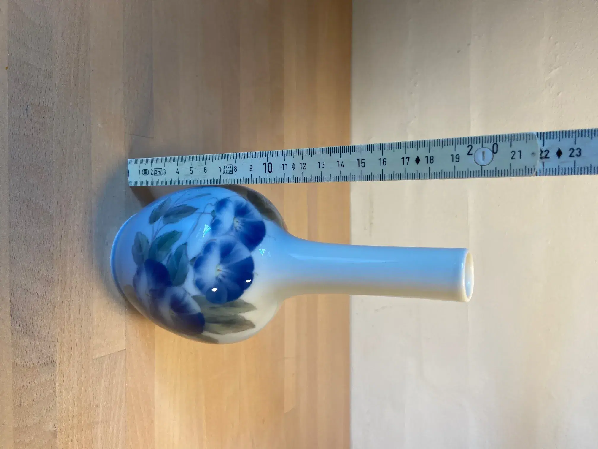 Royal Copenhagen vase lyseblå 20 cm høj