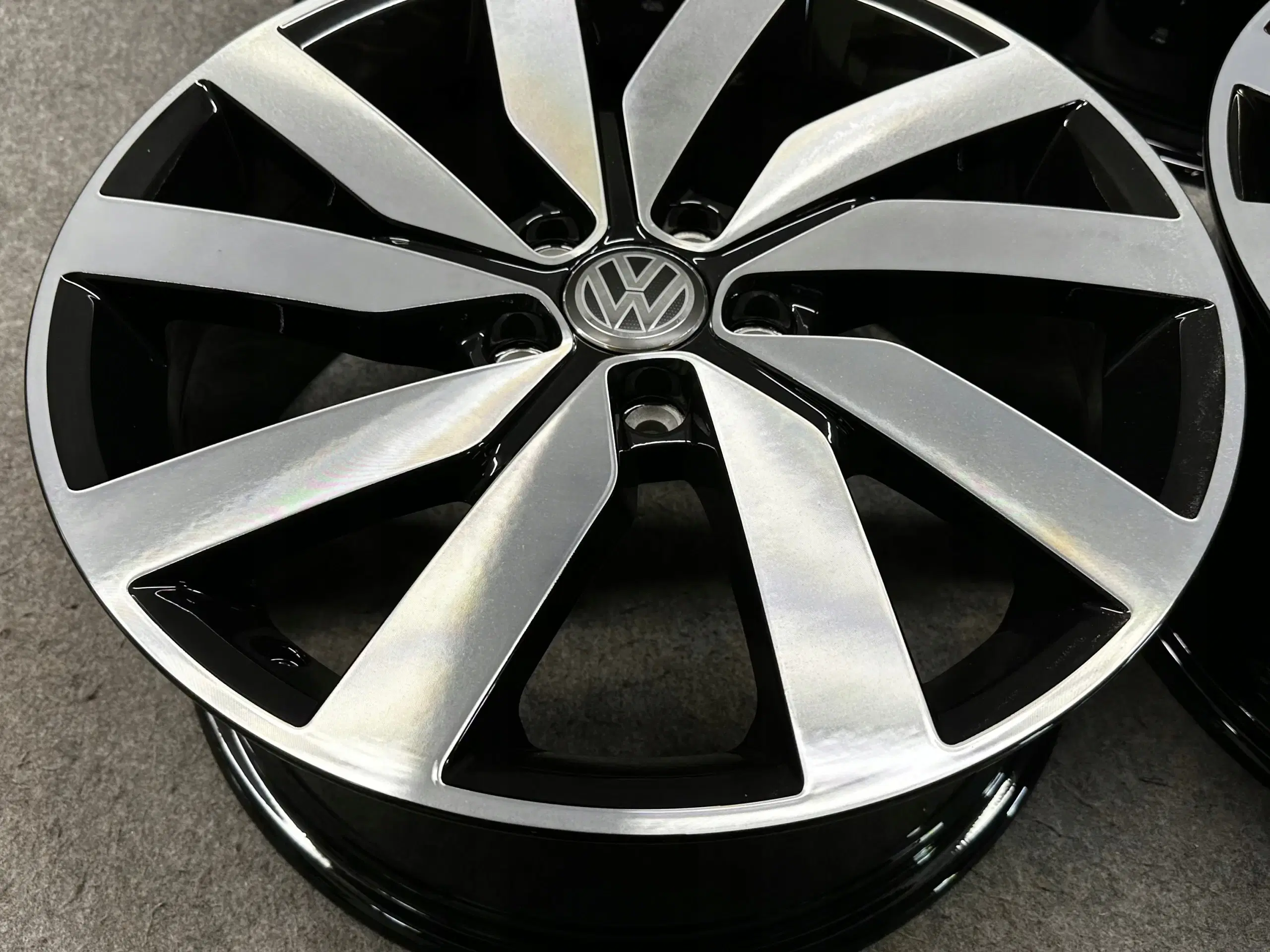 VW GOLF VII 5G MARSEILLE 18 75" x 18" 5x112 ET 51