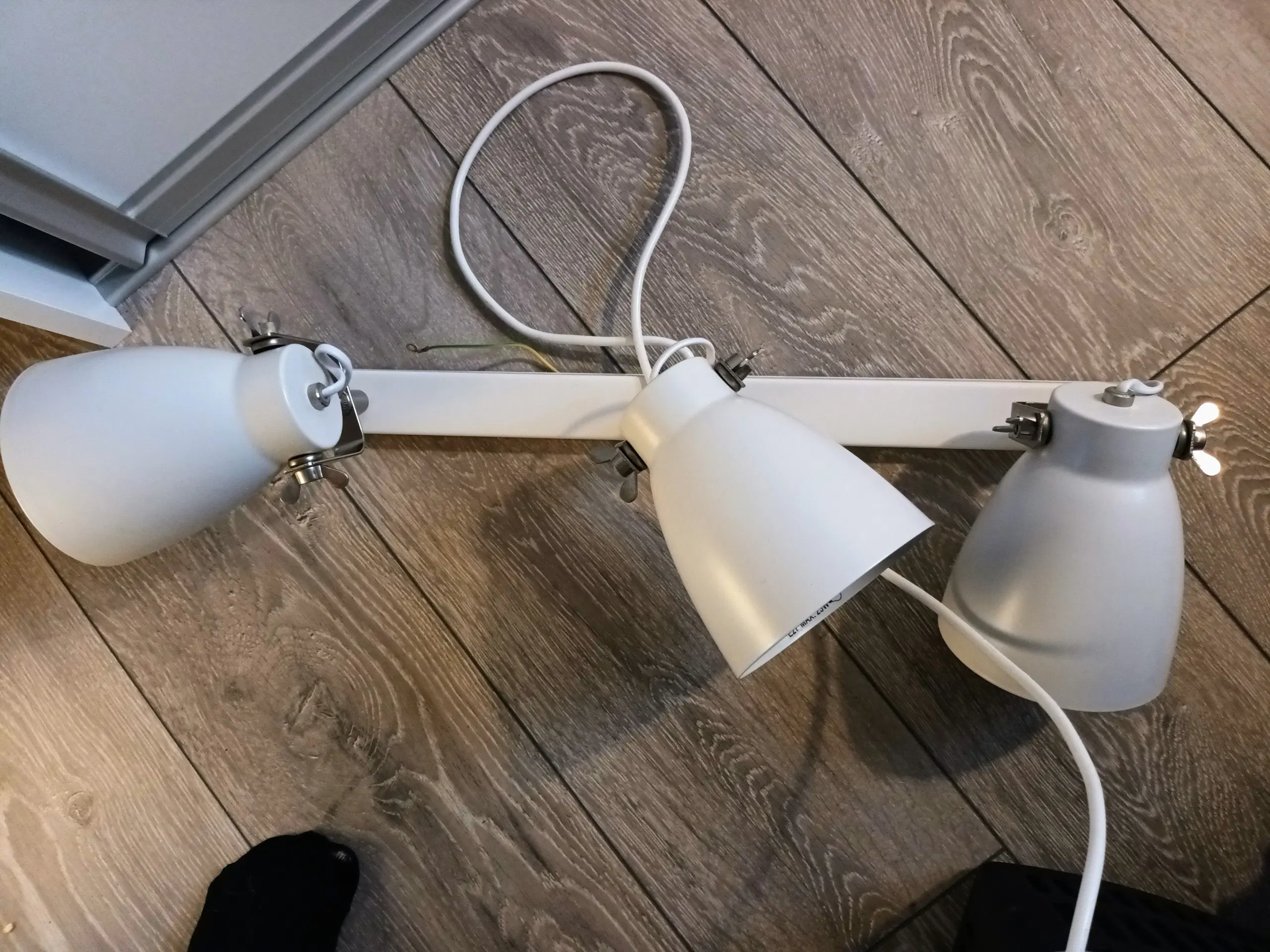 Ikea vægspot skinne med tre spot