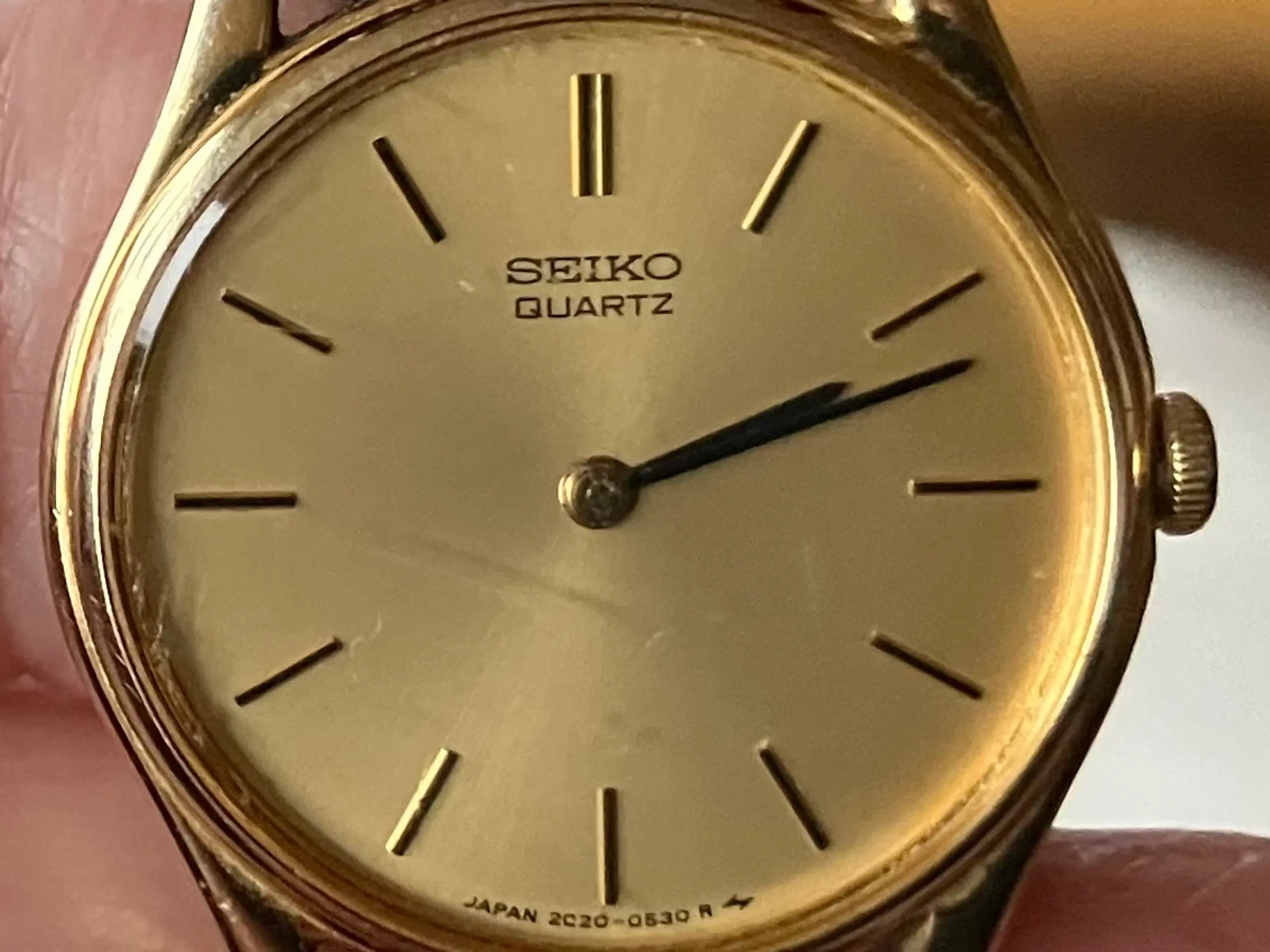 Meget flot og enkel dameur Seiko Quartz Japan guld