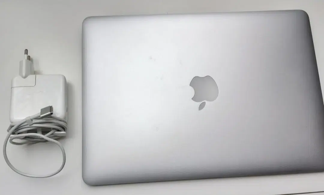 MacBook Air sælges