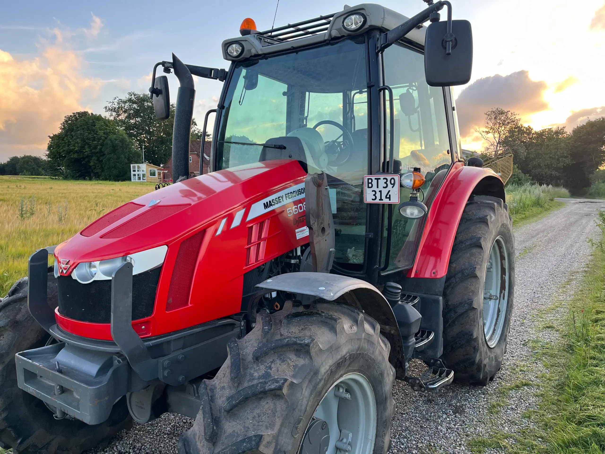 Massey Ferguson 5608 med læsser