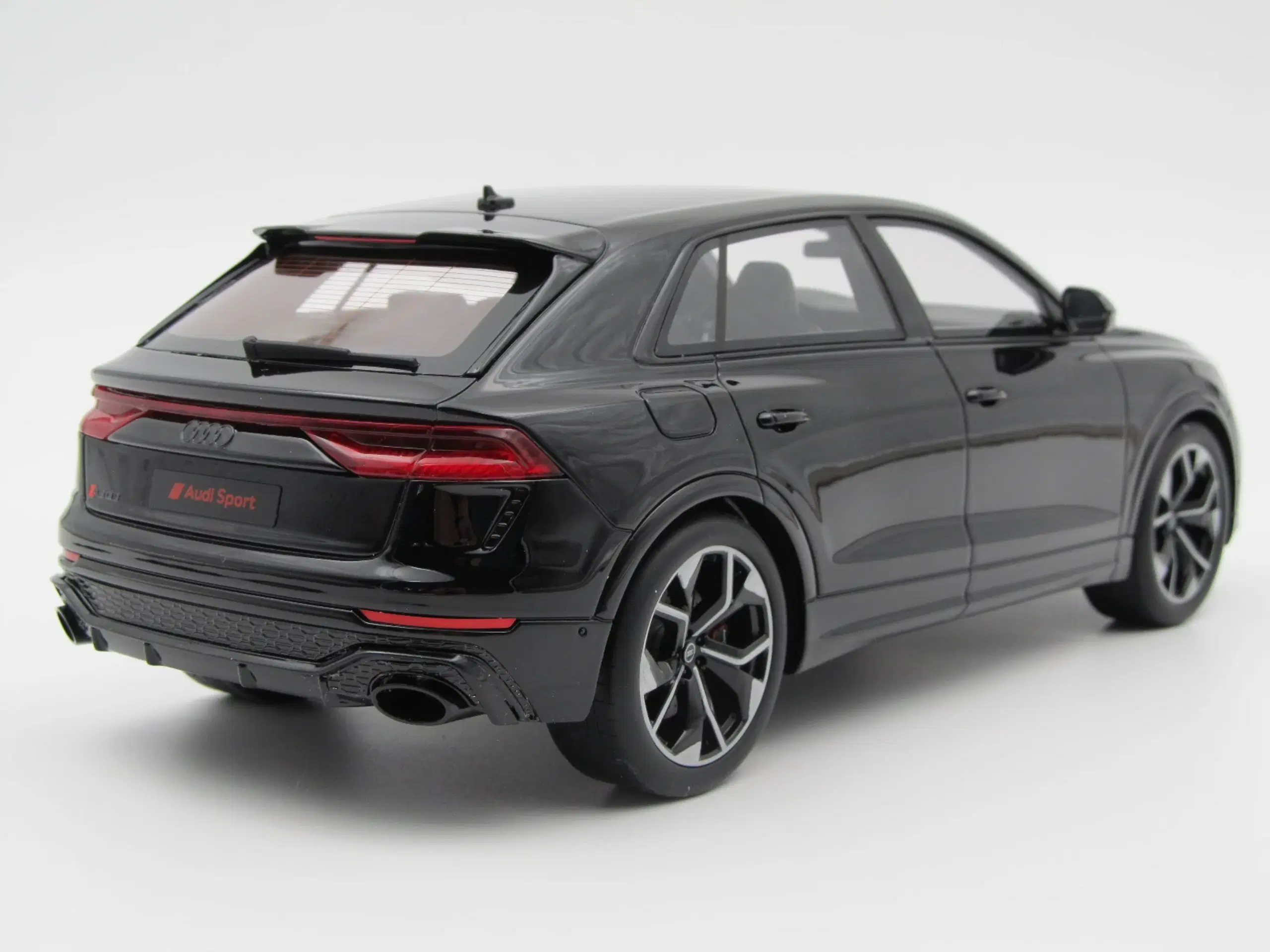 2019 Audi RS Q8 Quattro - Limited Edition - 1:18