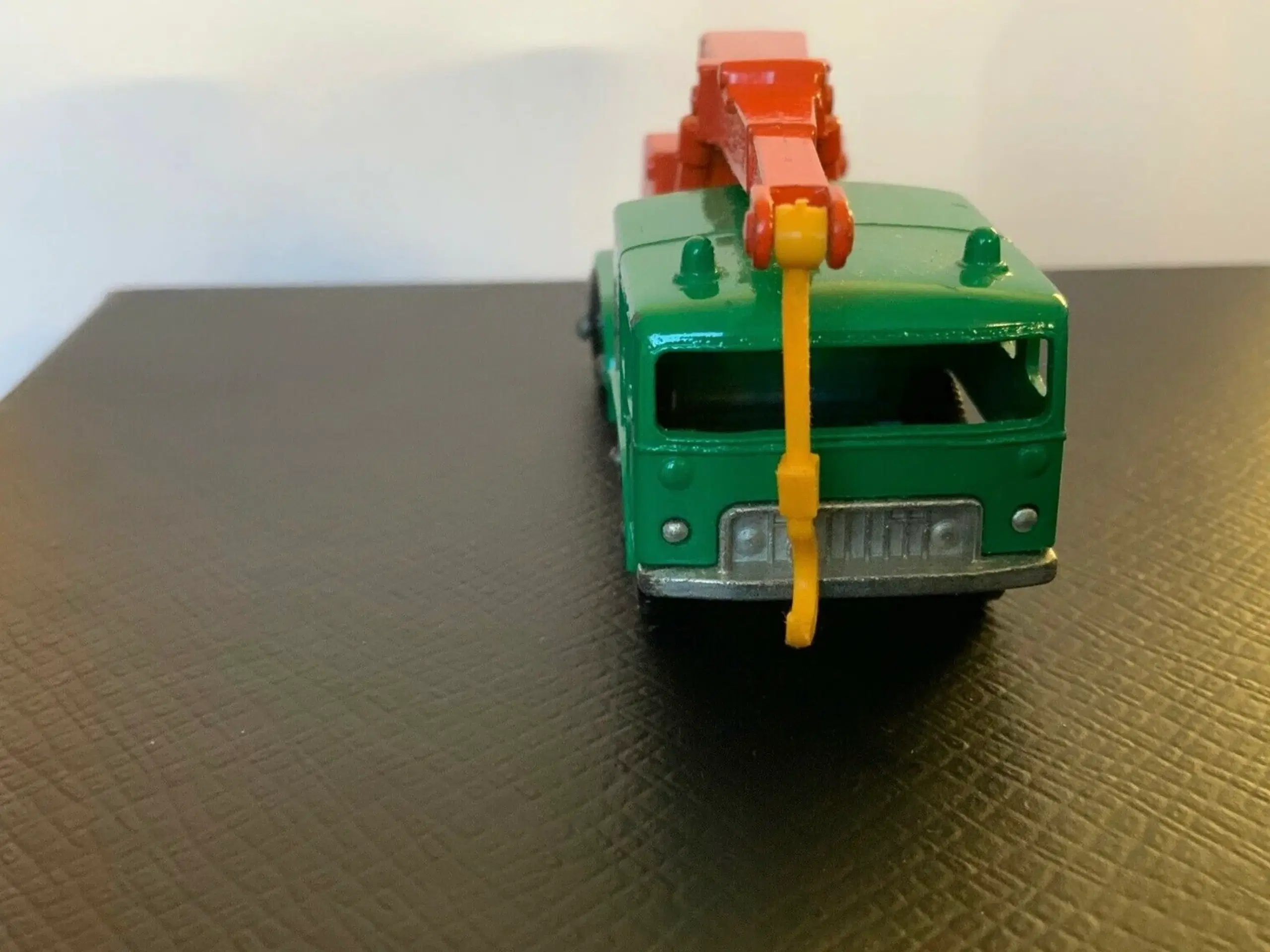 Matchbox No 30 8 Wheeler Crane Truck