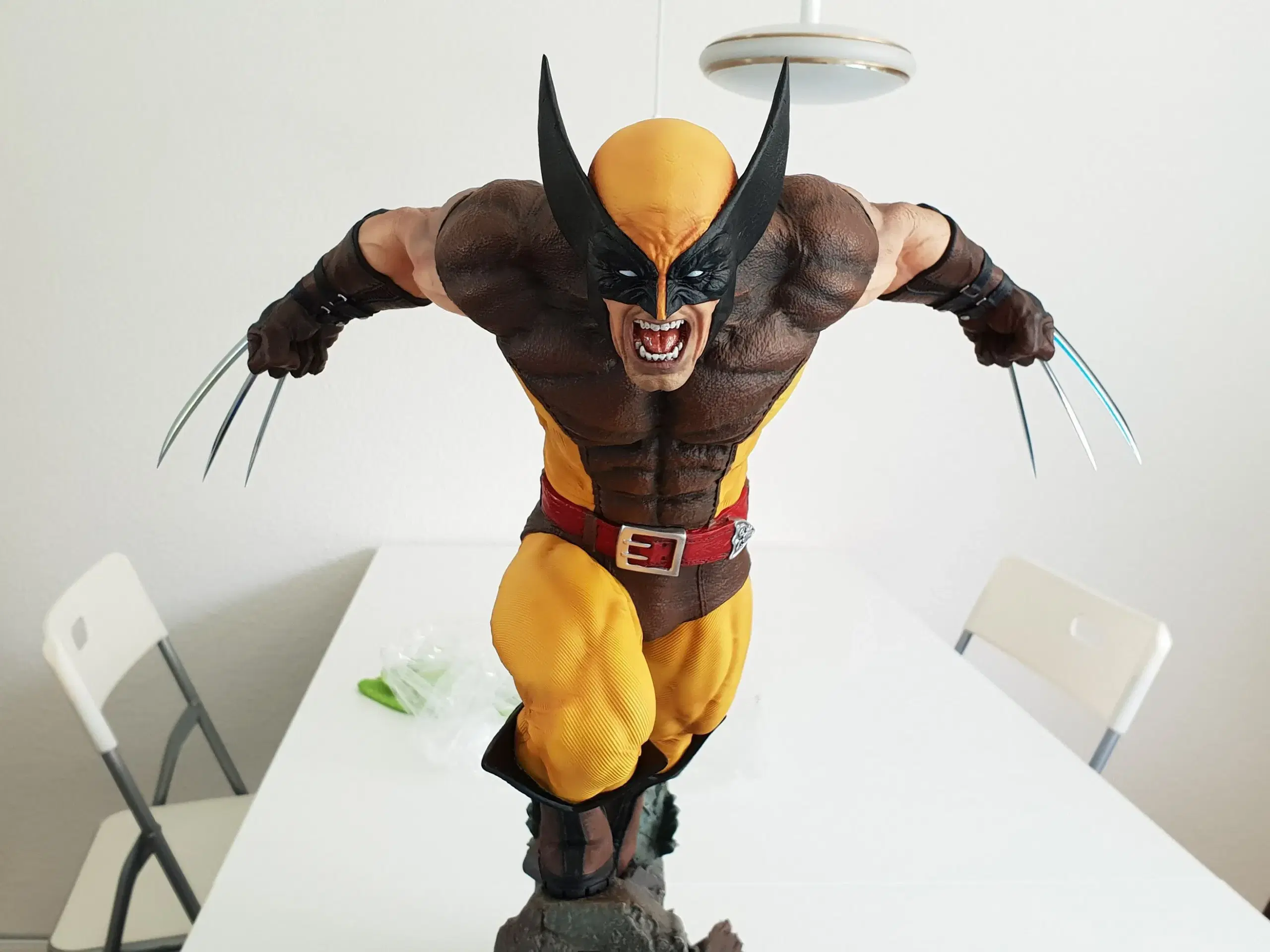 Wolverine (Brown) statue XM Studios