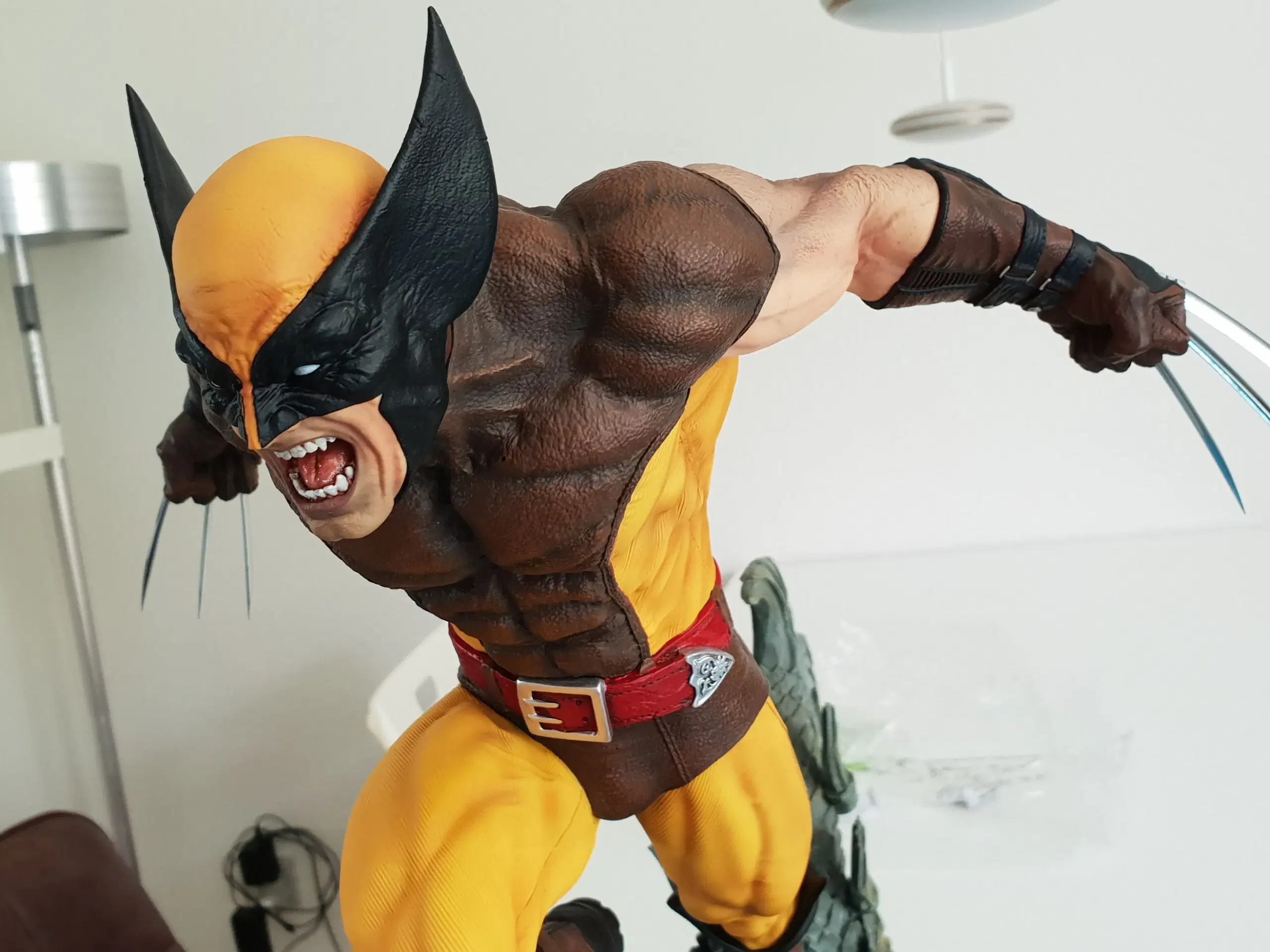 Wolverine (Brown) statue XM Studios