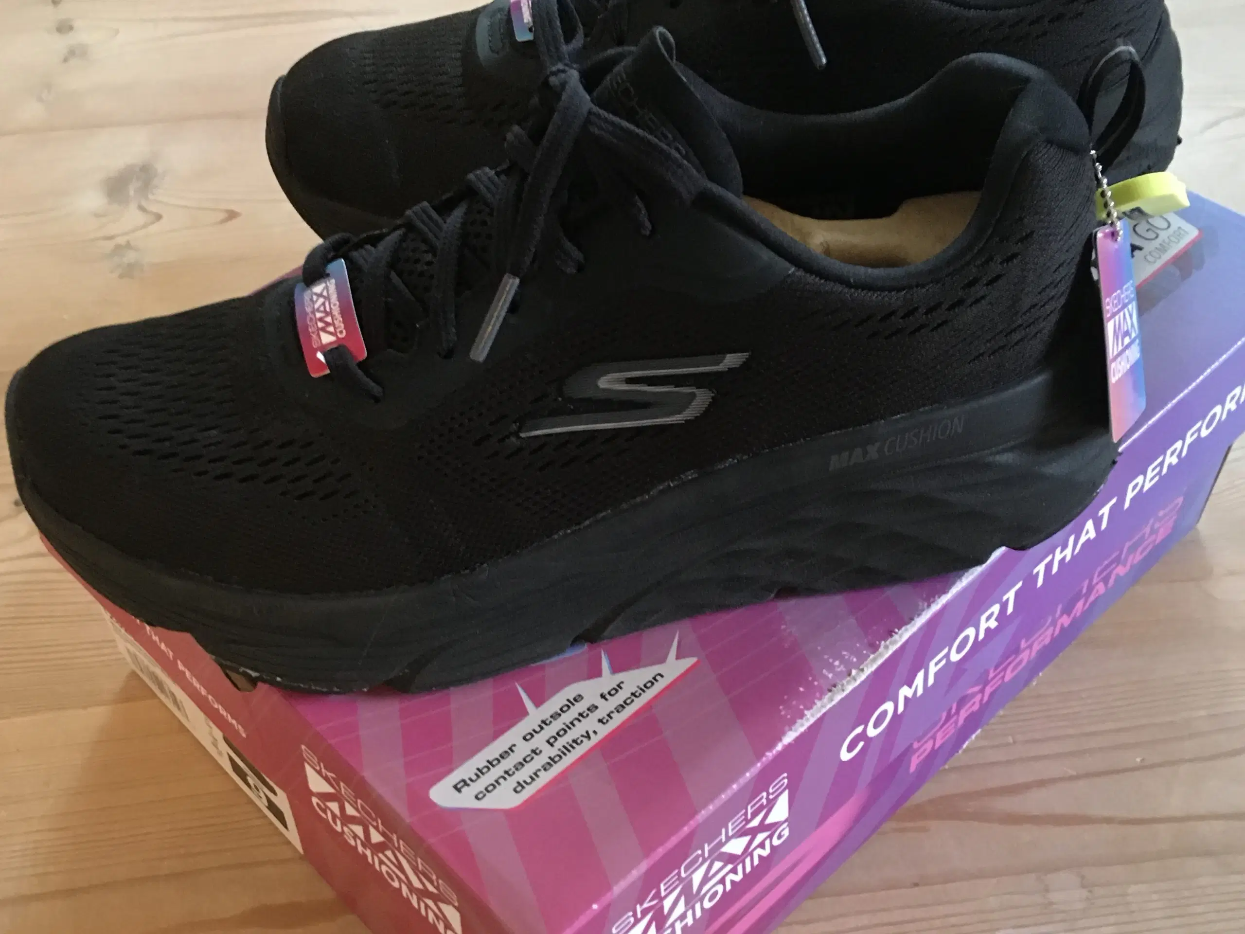 Skechers Max Cushioning Elite damesko FEJLKØB