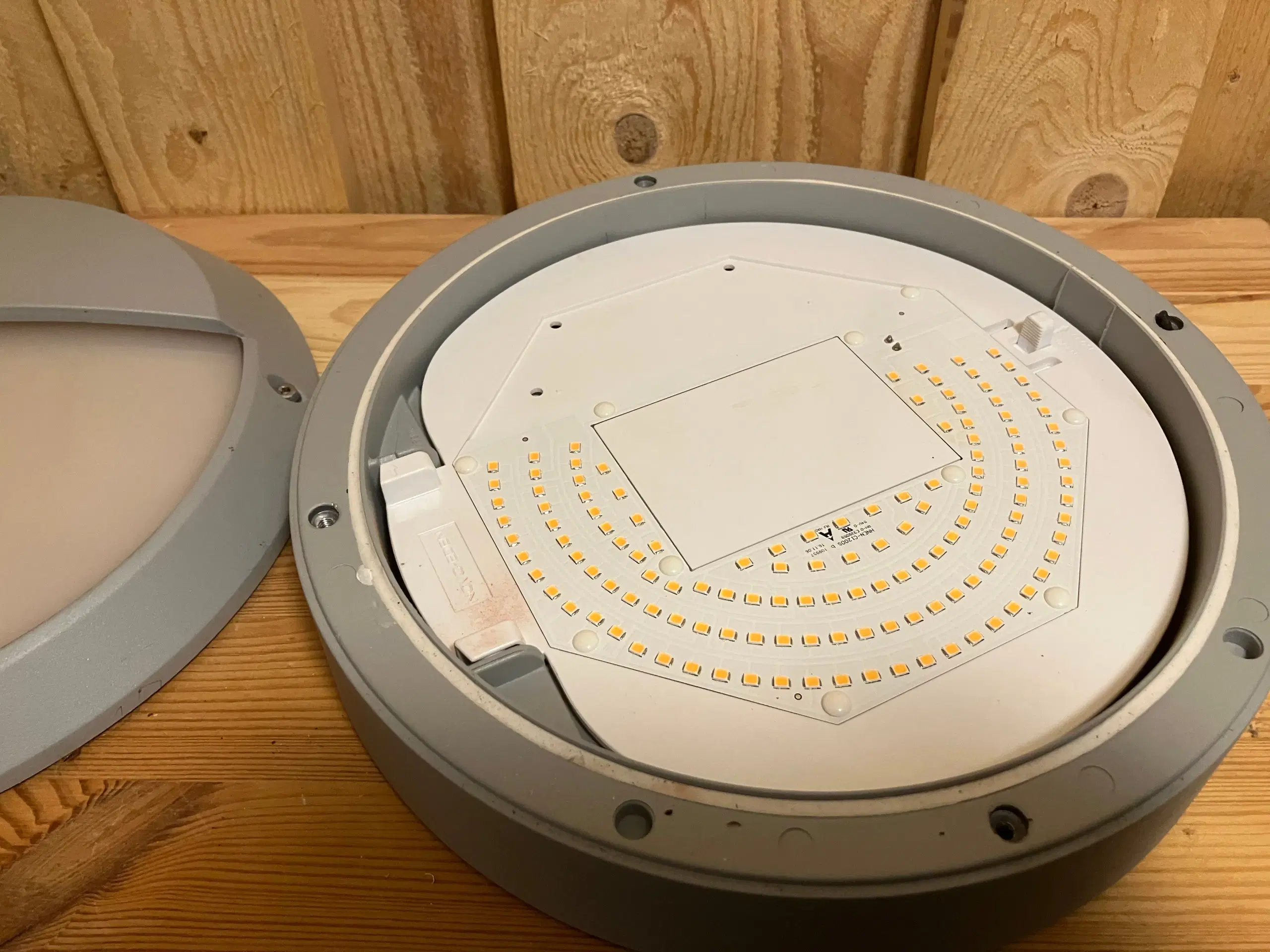 Udelamper LED 12W(nypris 1100 kr)