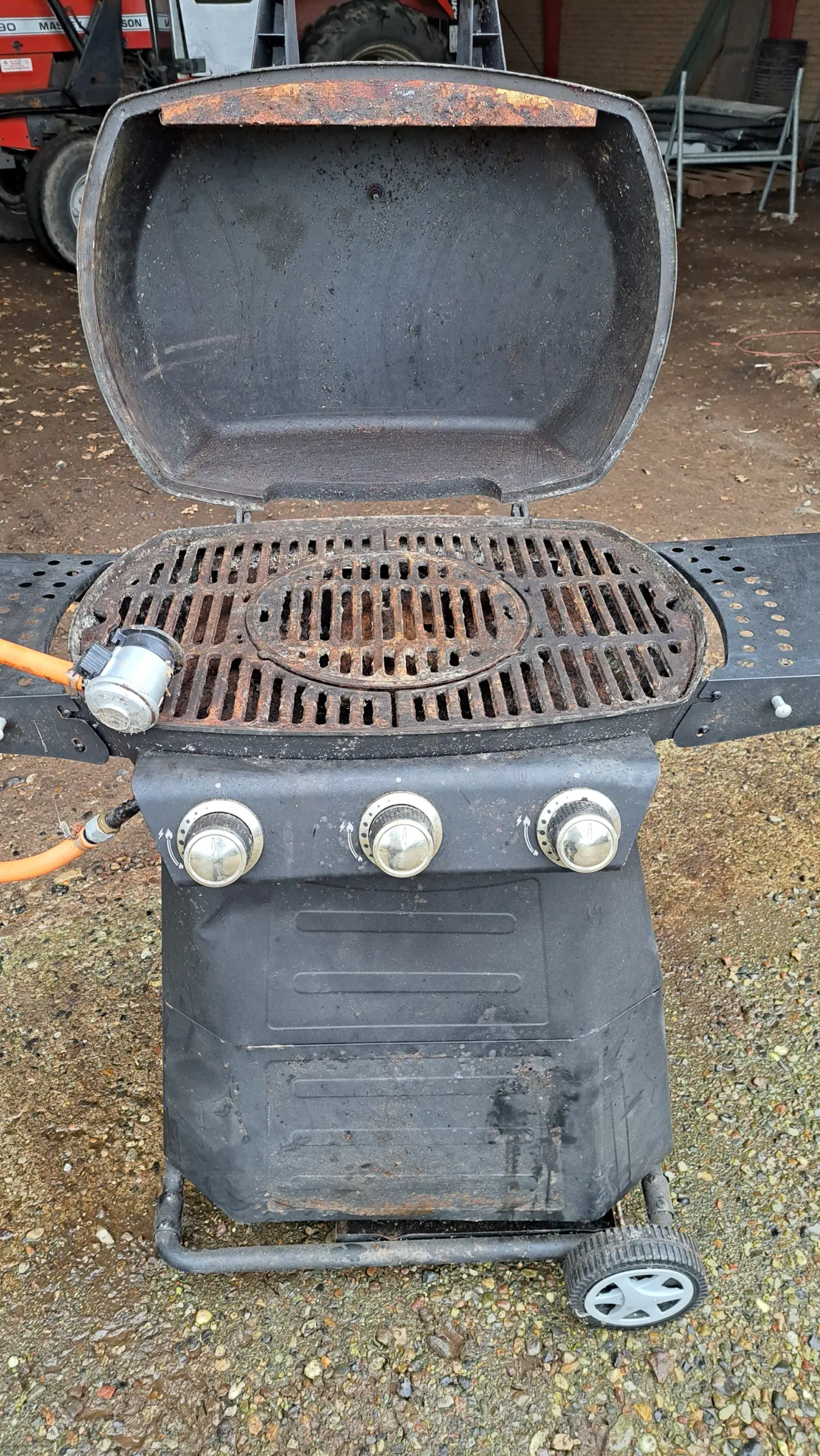 Gas grill