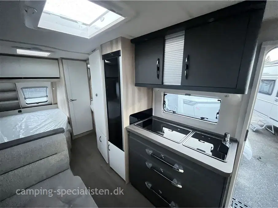 2024 - Hobby De Luxe 560 KMFe   Hobby De Luxe 560 KMFe ny model 2024 - kan ses nu hos Camping -Specialistendk