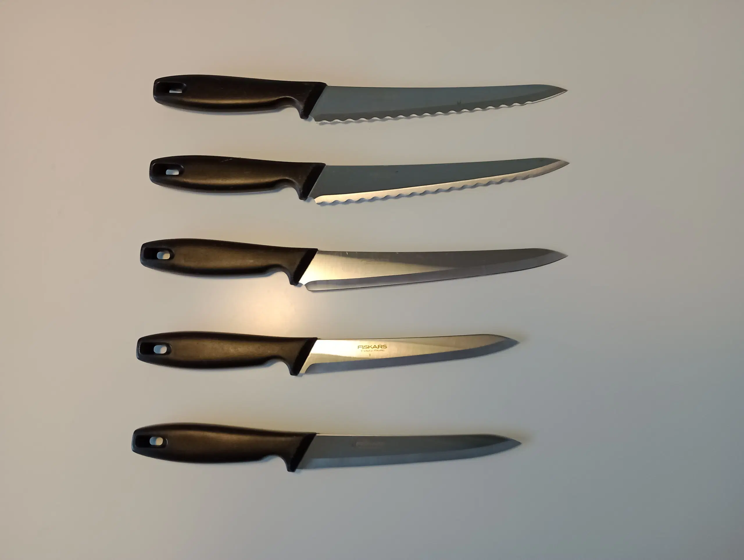 5 Fiskars knive for 100 kr