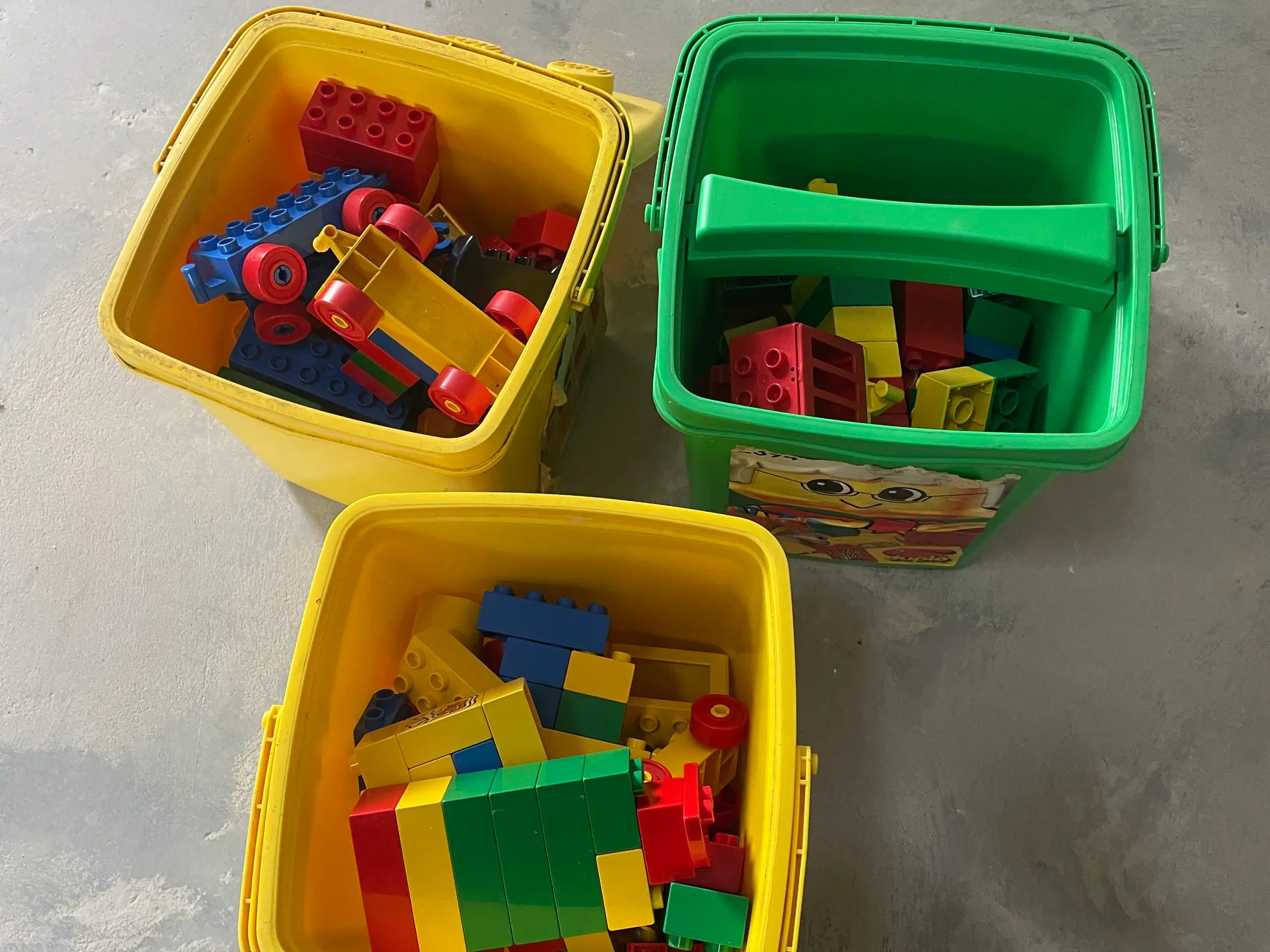 Lego klodser i Duplo og Alm til salg