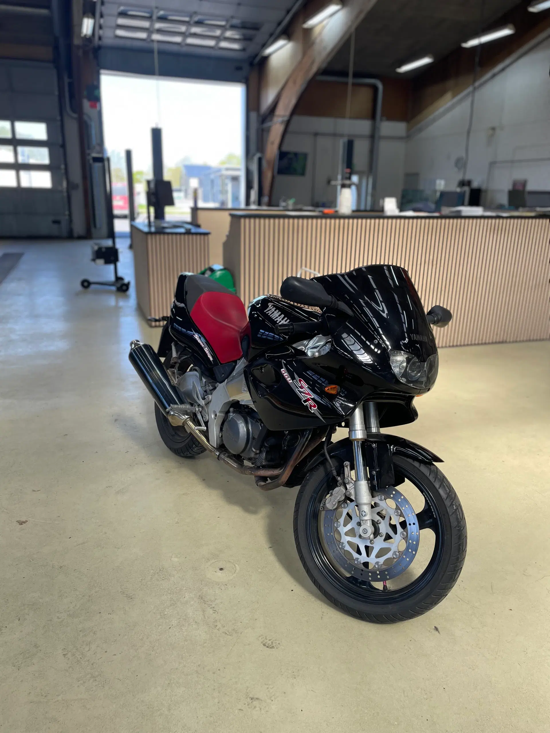 YAMAHA SZR 660 BELGARDA