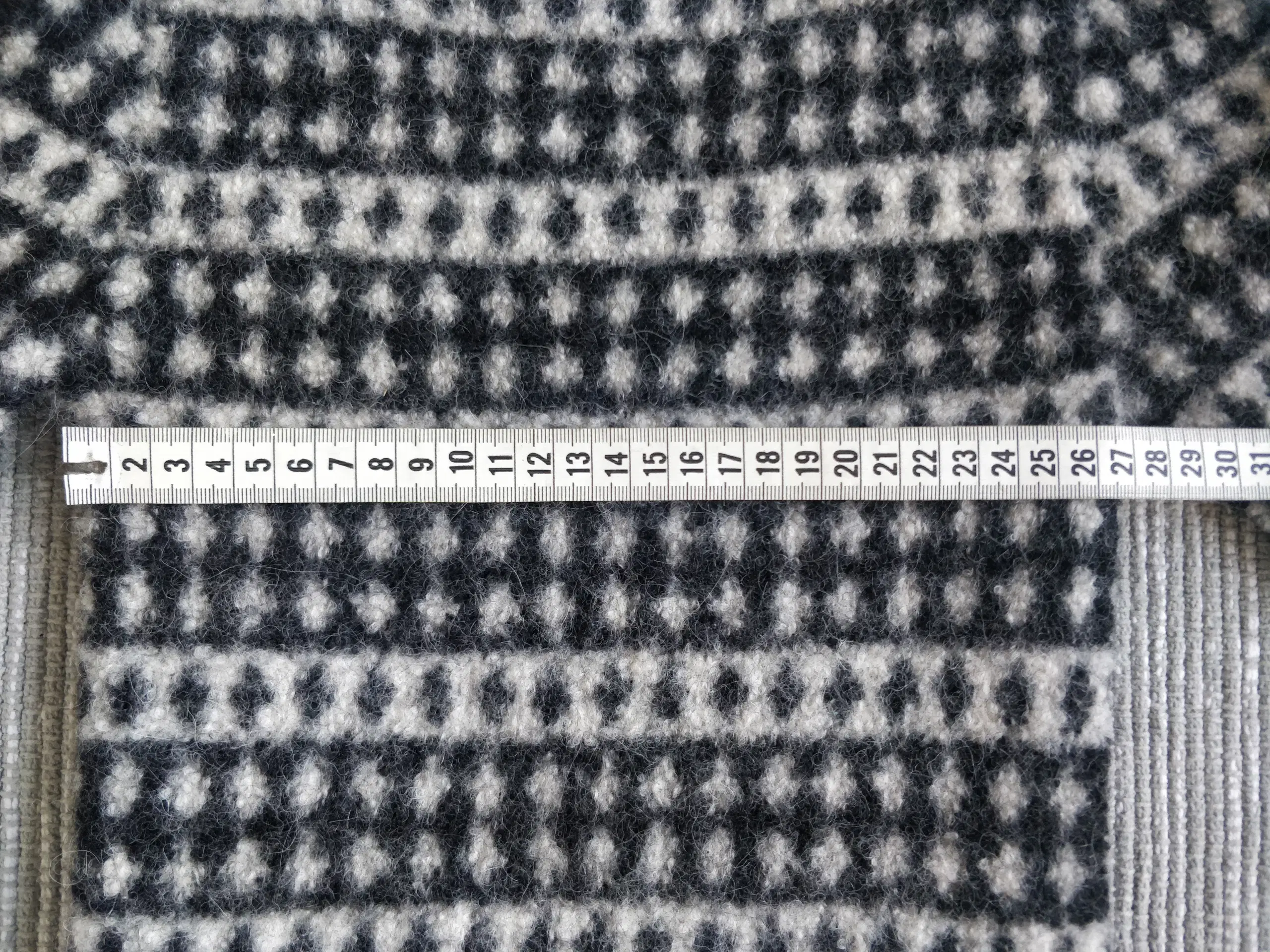 håndlavede sweater - ca 2-4 år